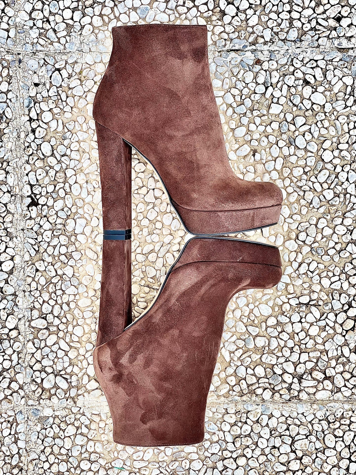 BROWN SUEDE BOB