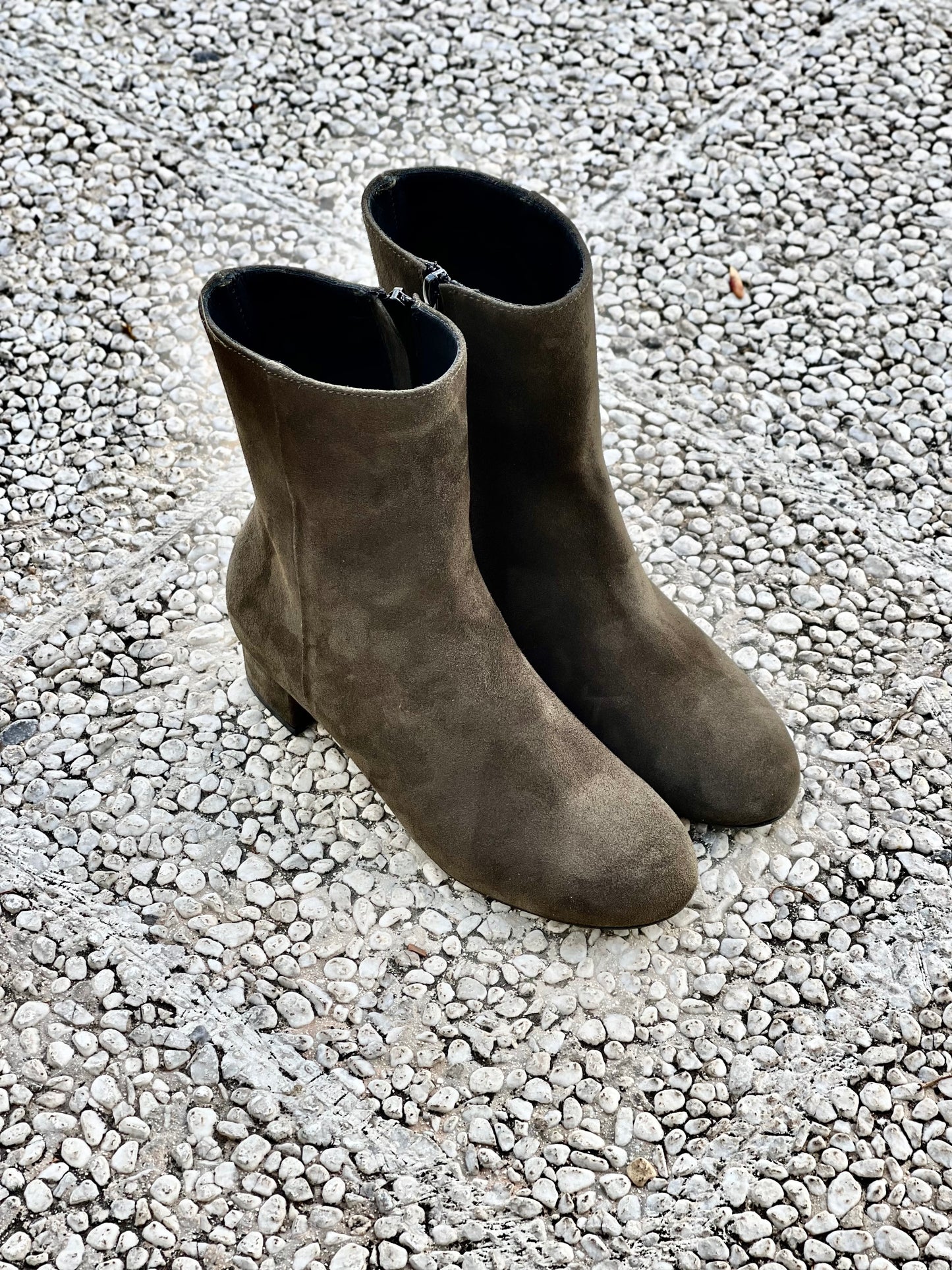 MAXIM KHAKI SUEDE