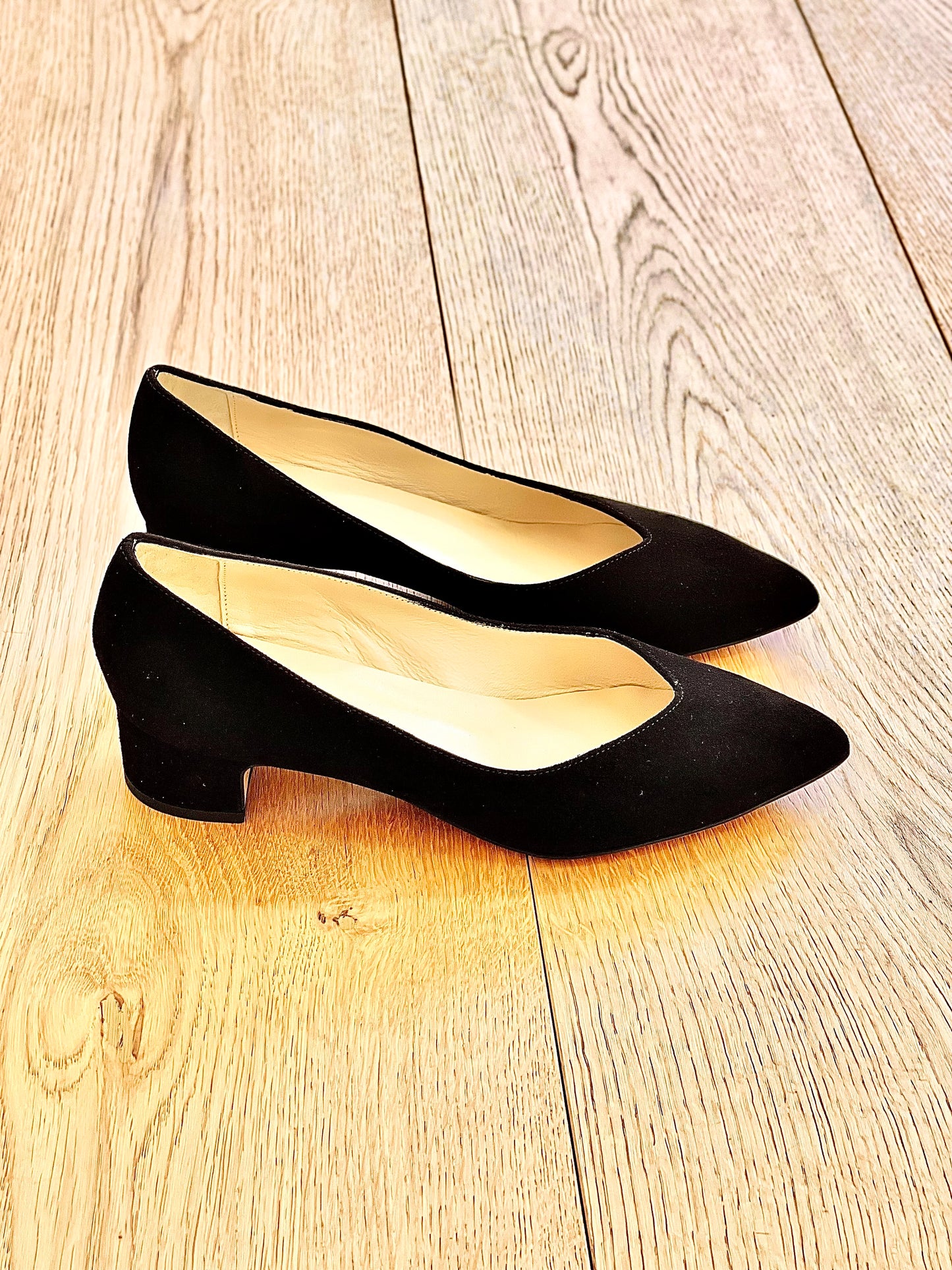 ADELE BLACK SUEDE