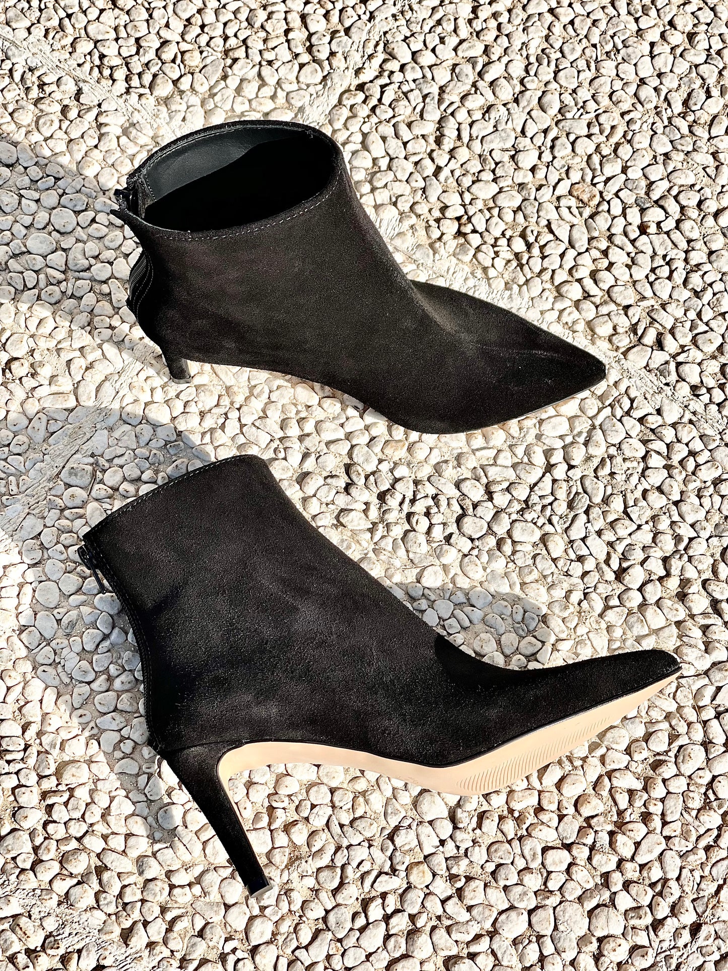 IRIS BLACK SUEDE