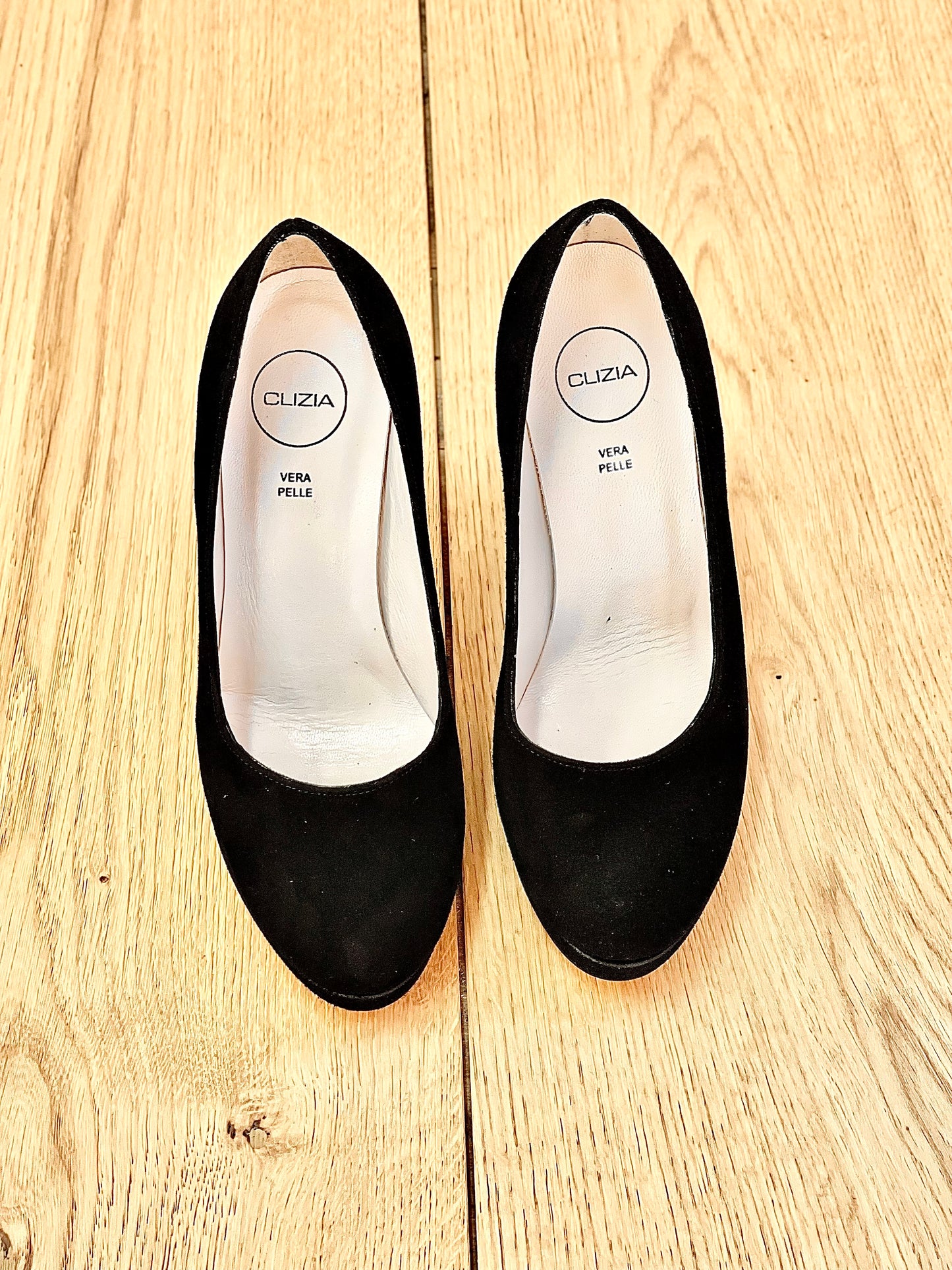ANNA BLACK SUEDE