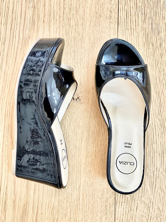 VENUS BLACK PATENT LEATHER