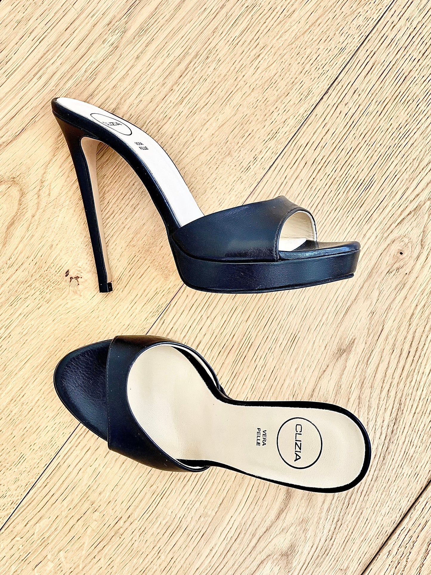 PRISCILLA LEATHER BLACK