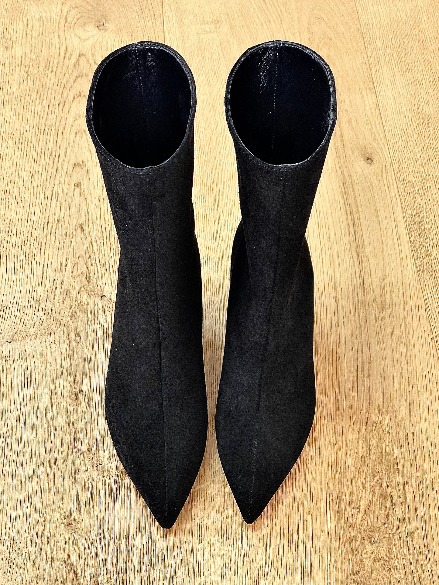 BLACK SUEDE SANTIAGO