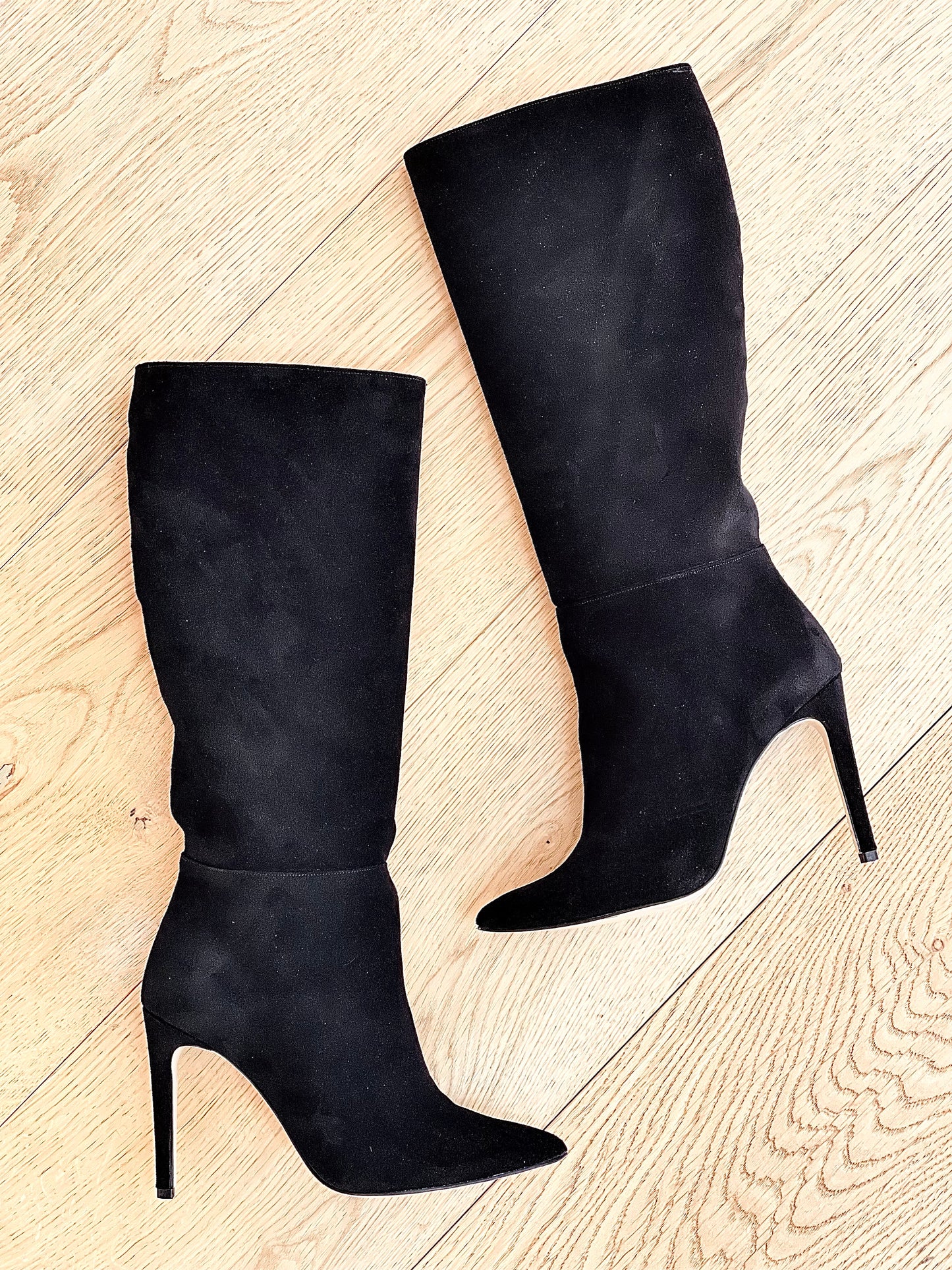 MAYA BLACK SUEDE
