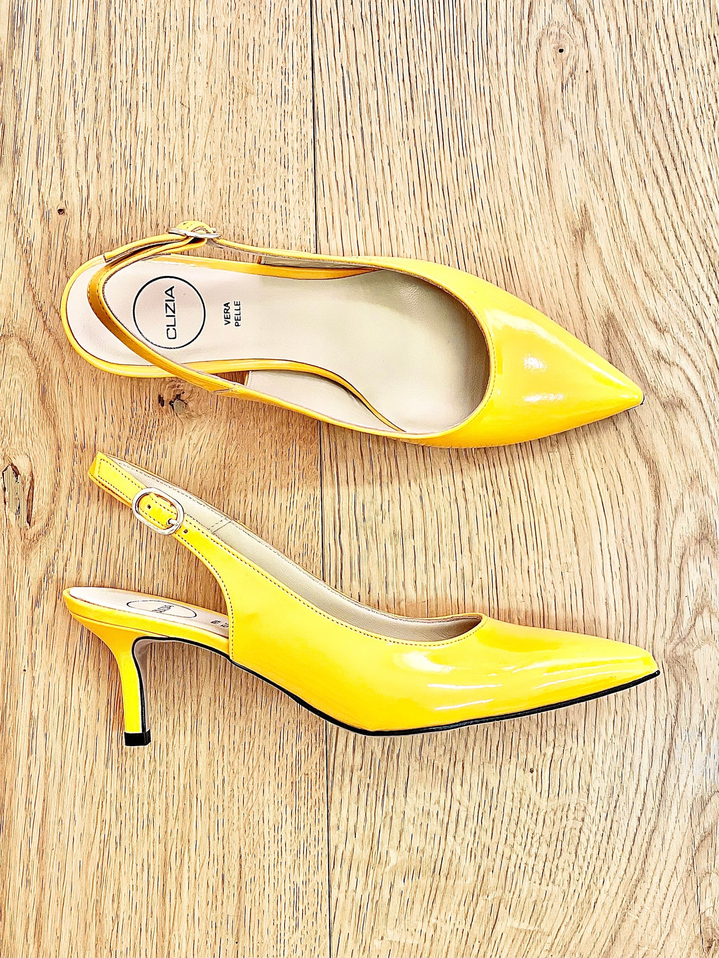 SONIA YELLOW PAINT