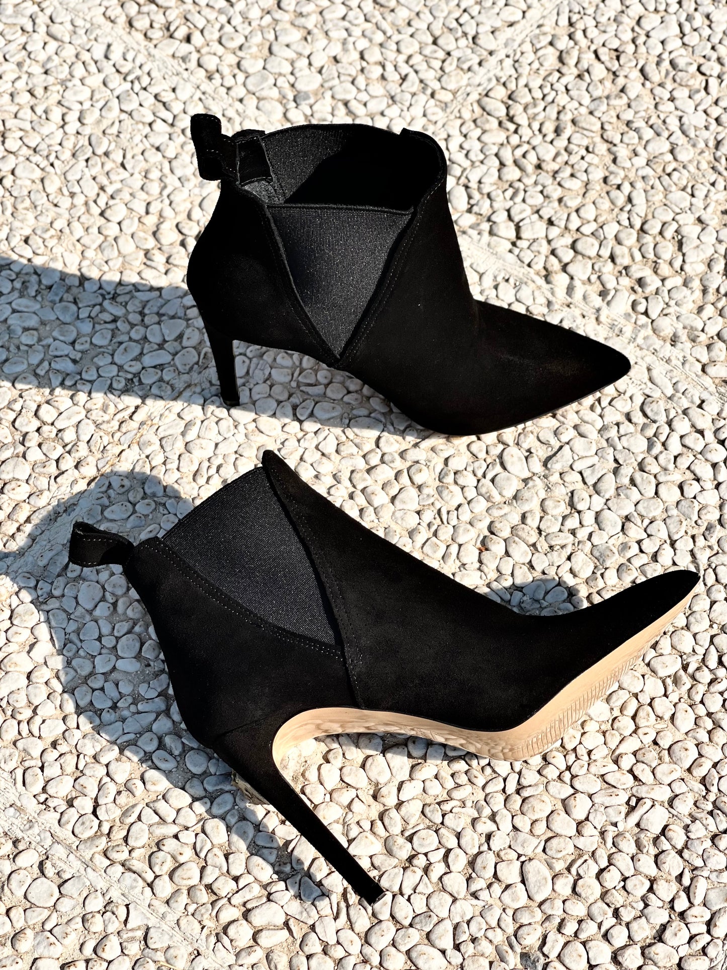 GRETA BLACK SUEDE