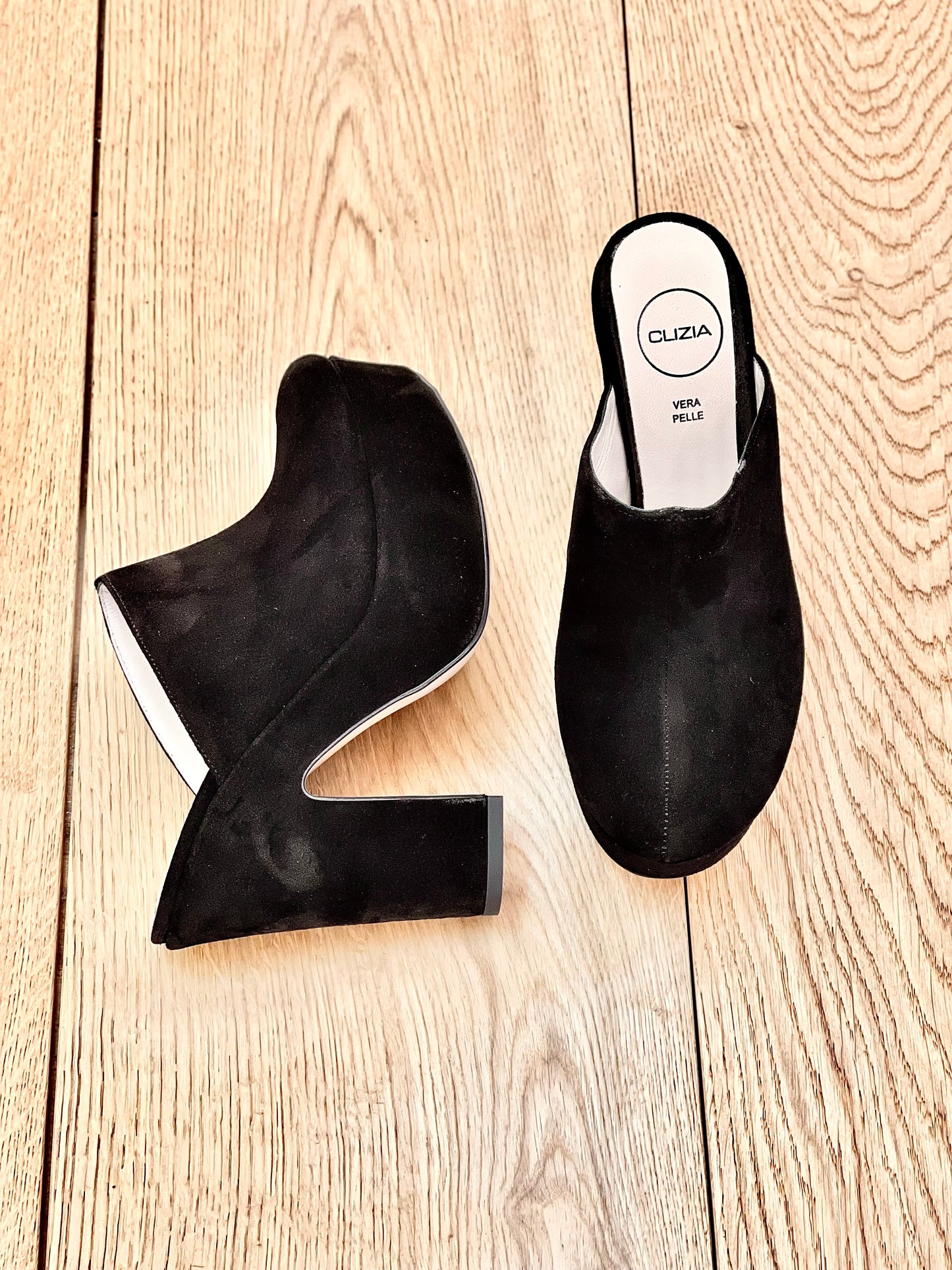 ZAKI BLACK SUEDE