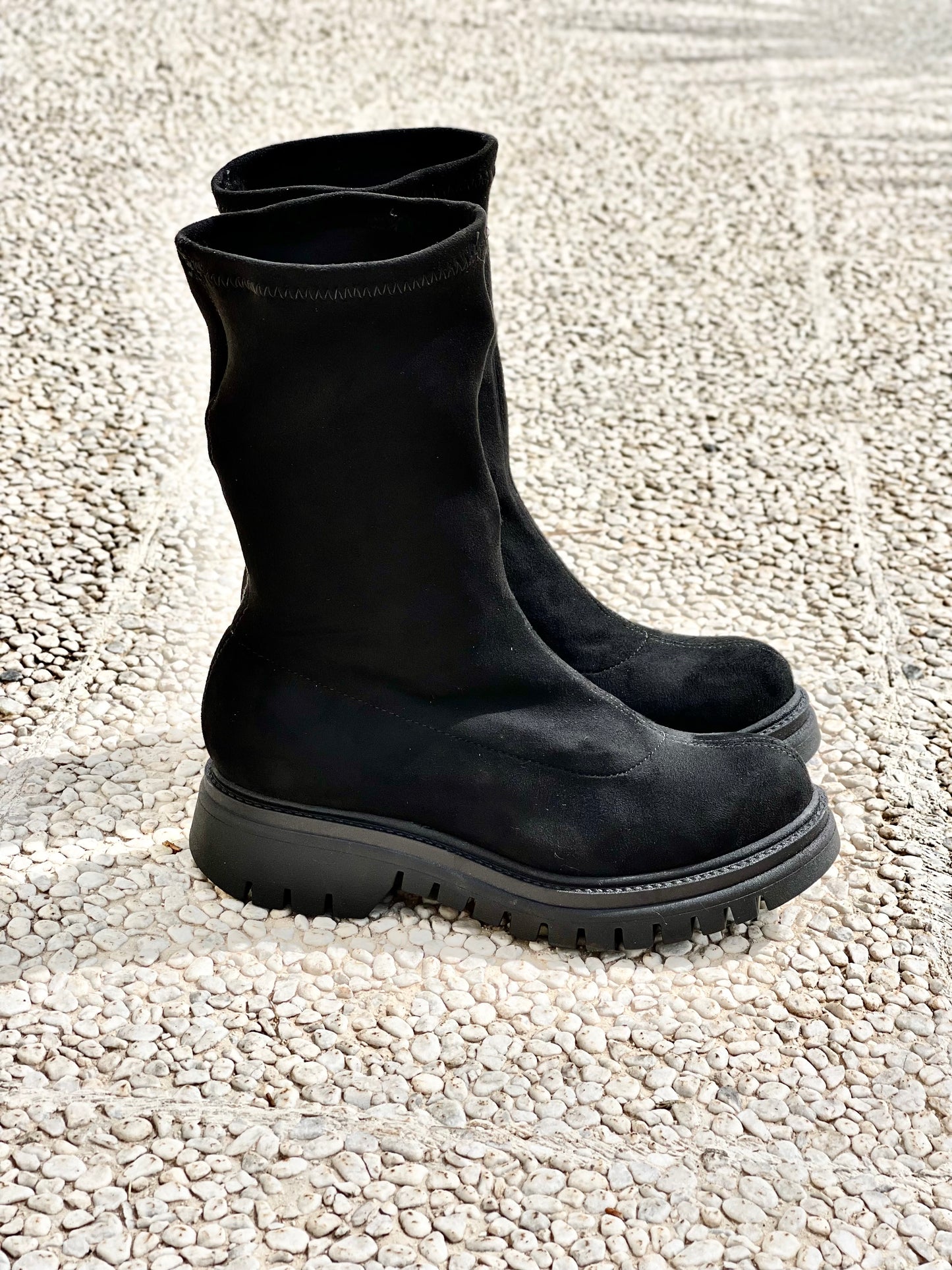 SUB BLACK SUEDE