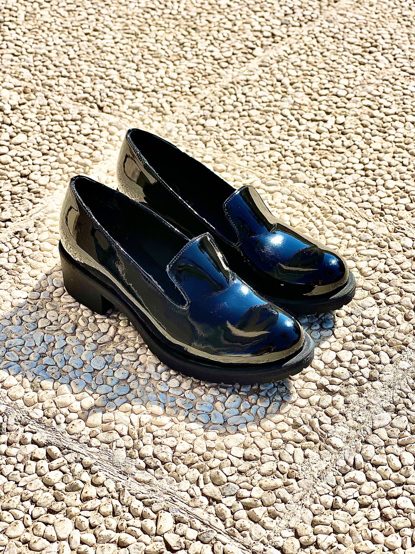 KIKO BLACK PATENT LEATHER