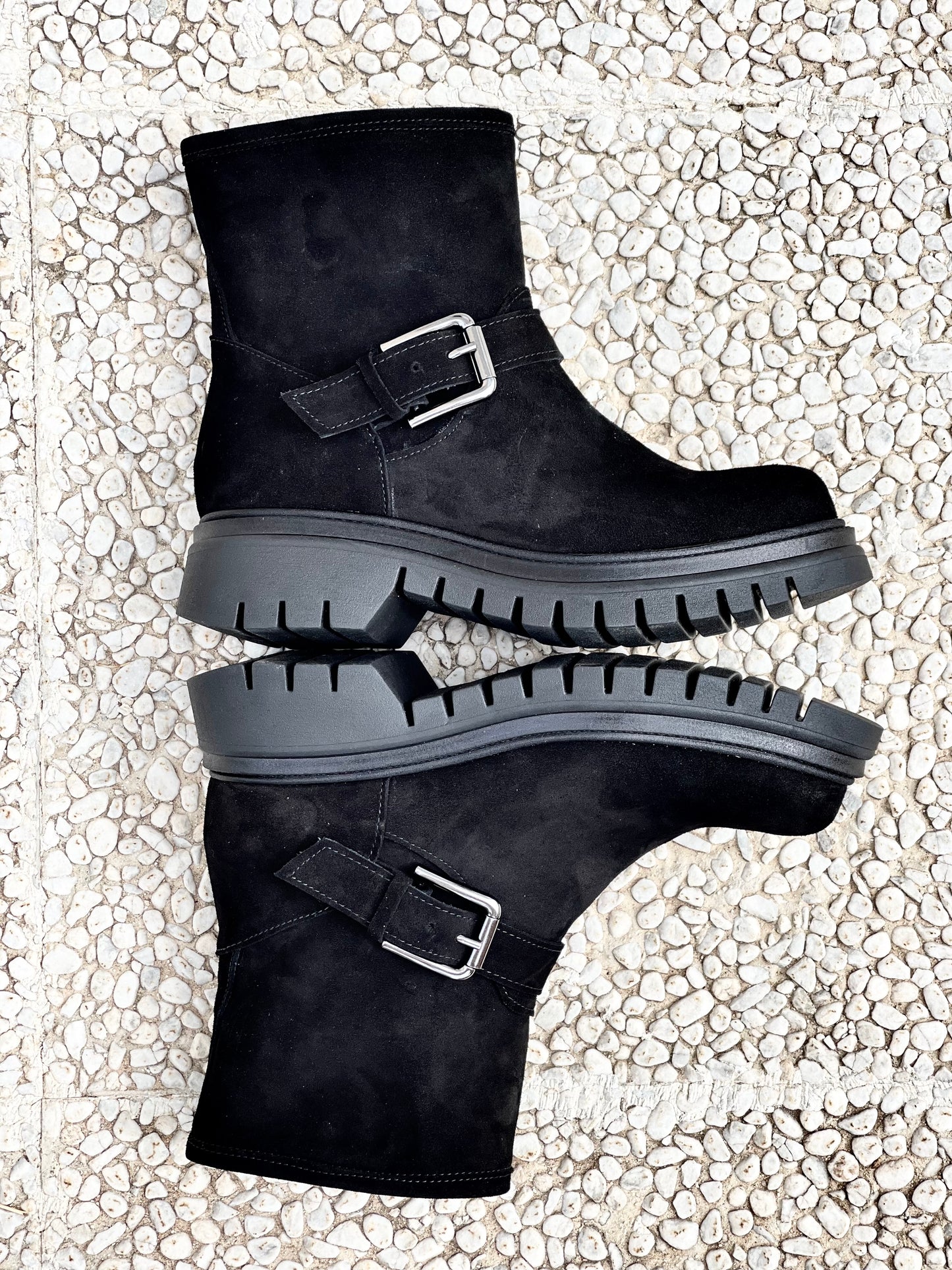 VICTOR SUEDE BLACK
