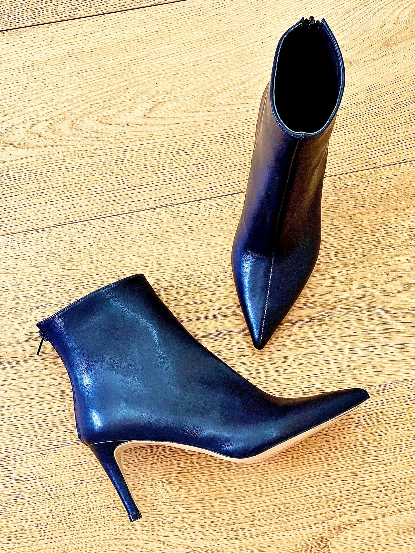 IRIS BLUE LEATHER