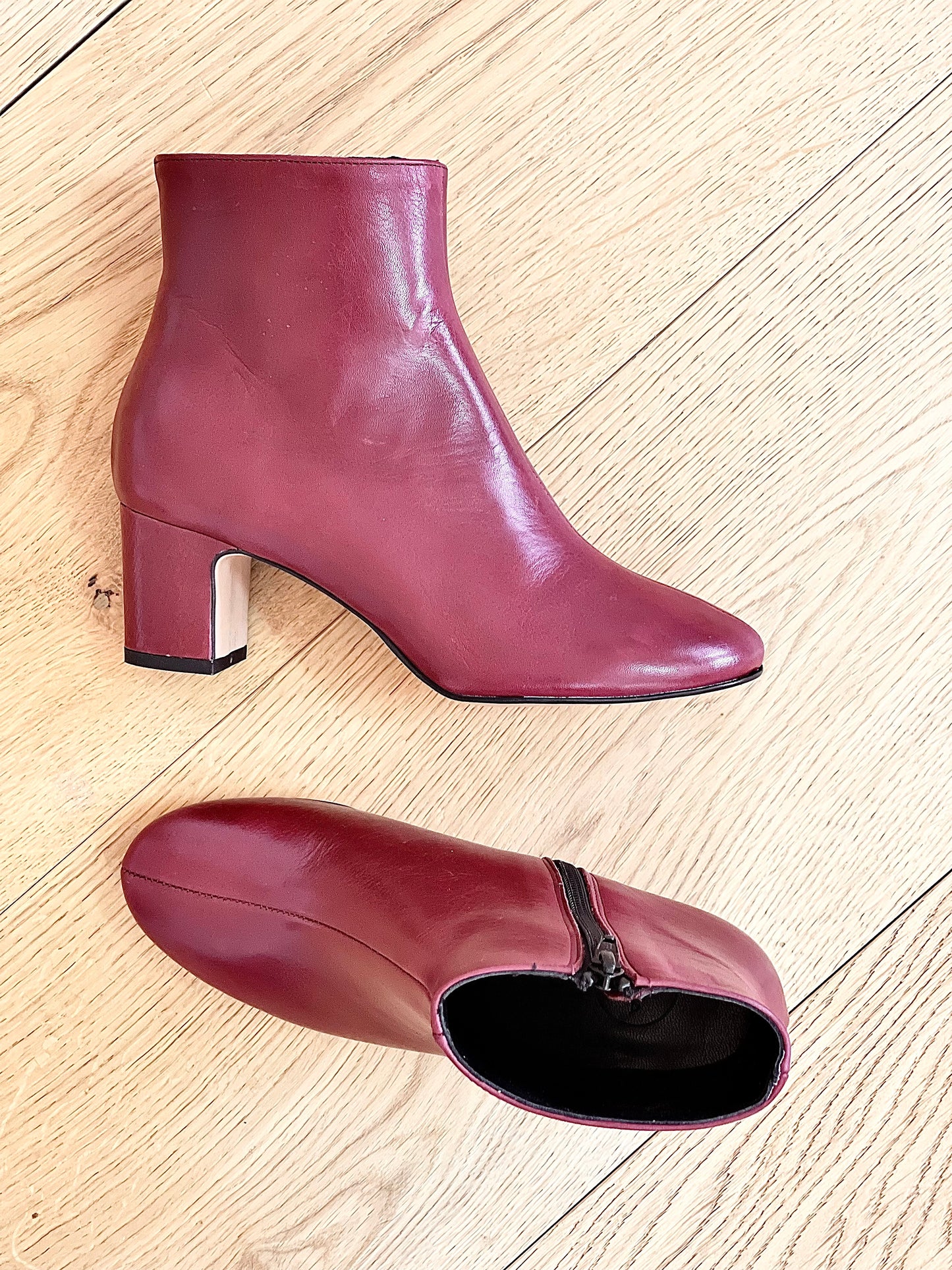 LUCAS BURGUNDY LEATHER