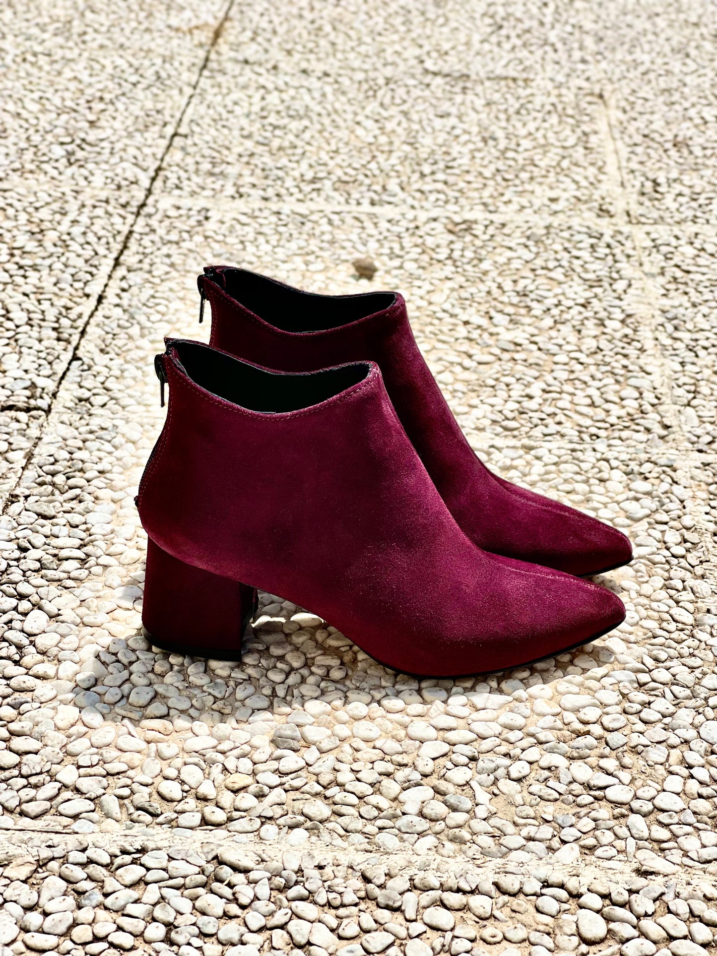 FUNNY BURGUNDY SUEDE