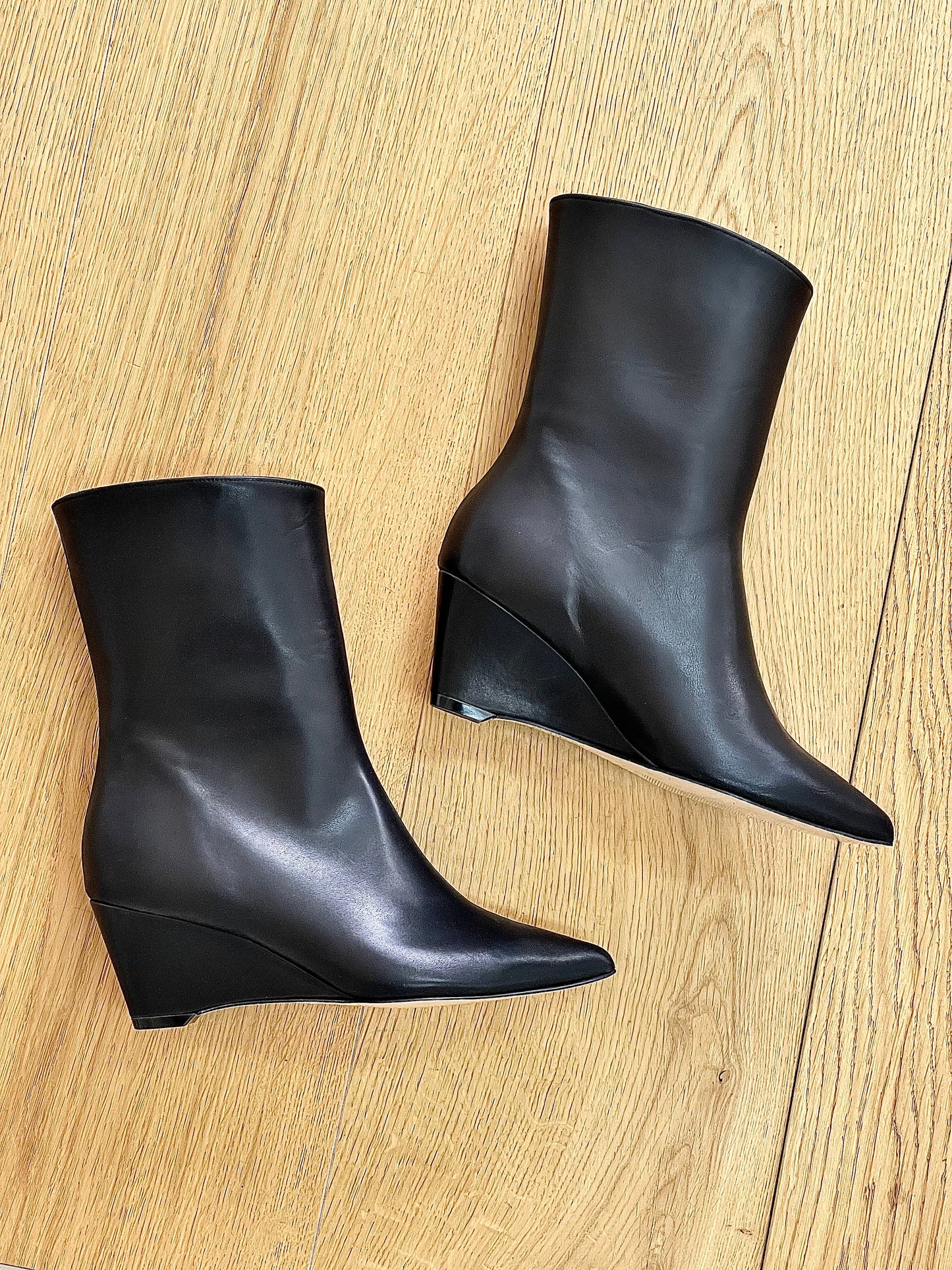 SANTIAGO LEATHER BLACK