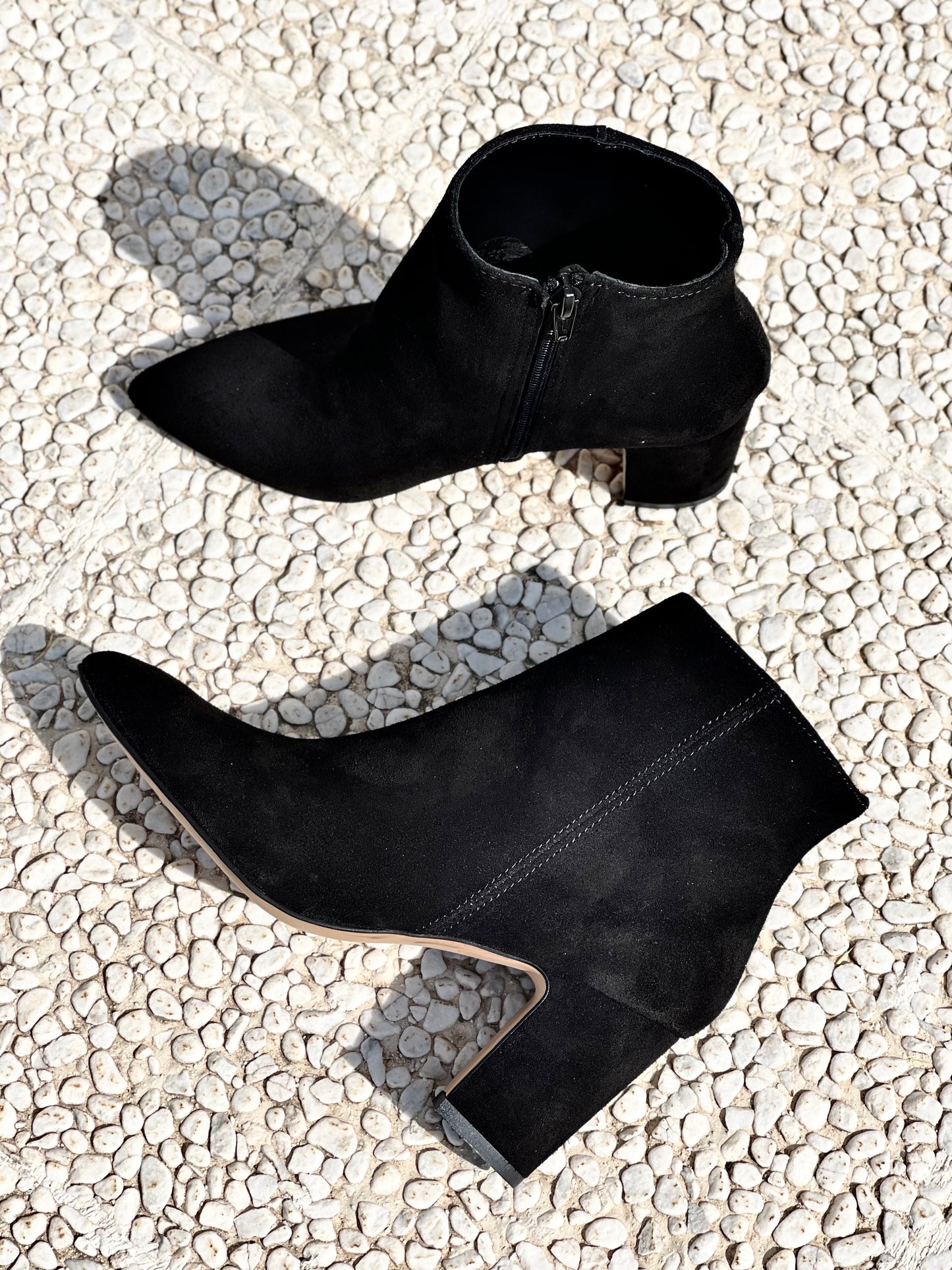 GEMINI BLACK SUEDE