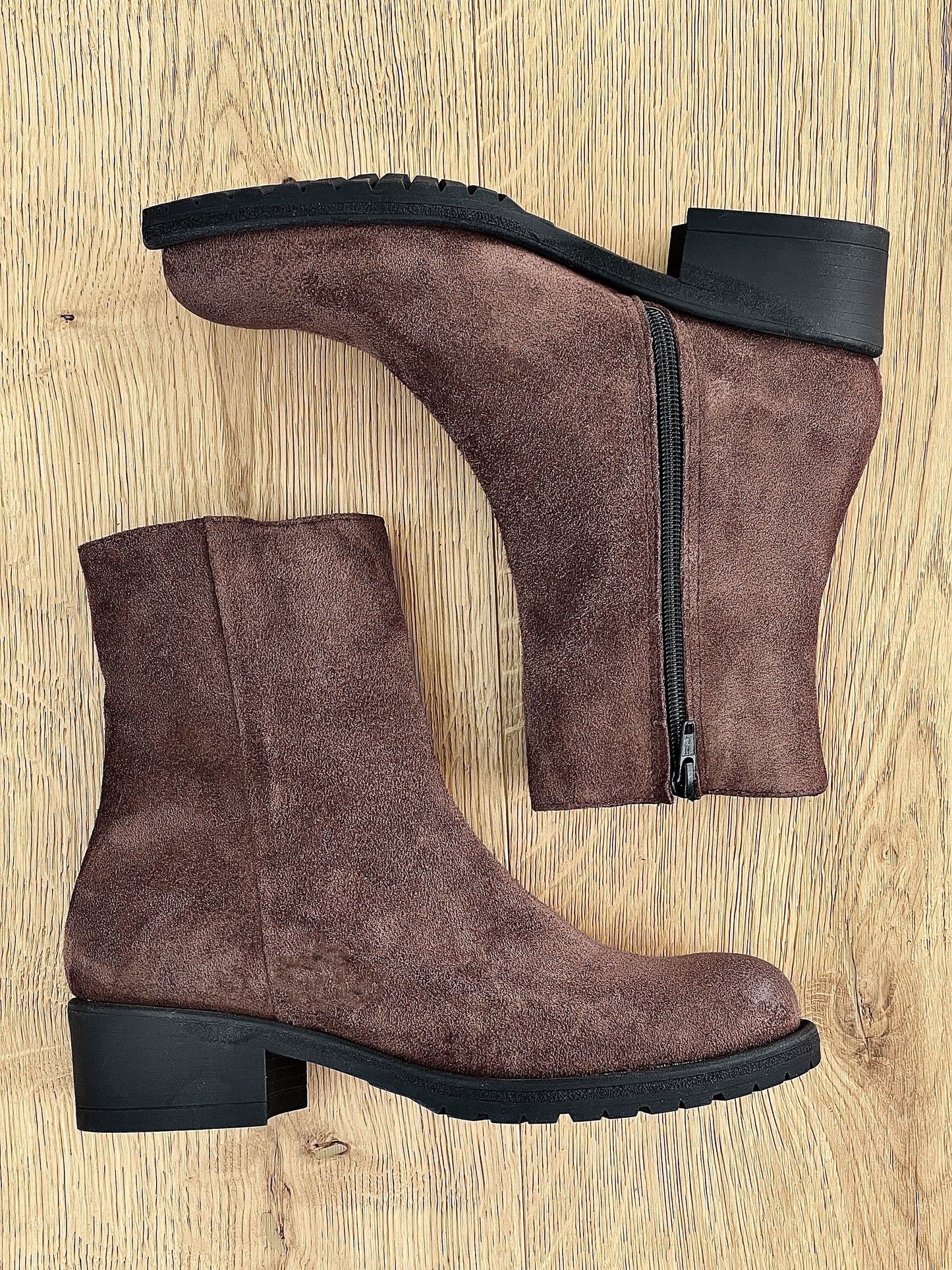 BROWN SUEDE SIRIUS