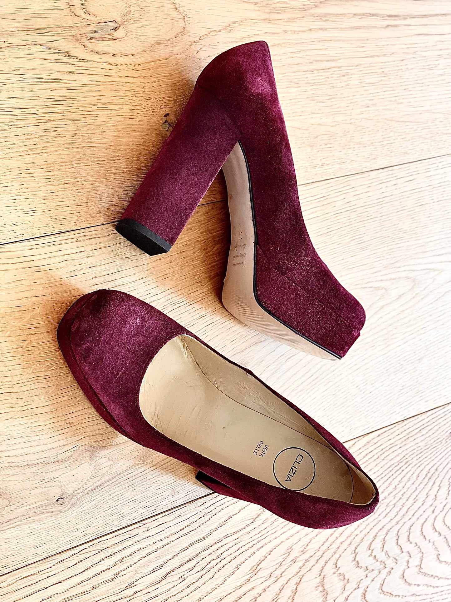BURGUNDY SUEDE KATA