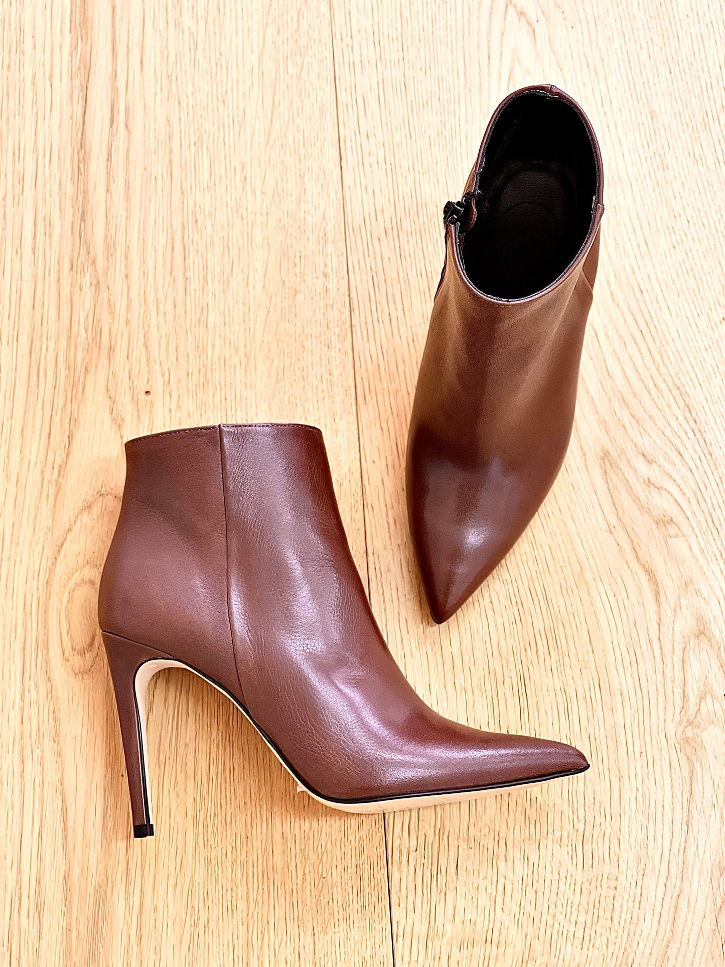 BROWN LEATHER TITA