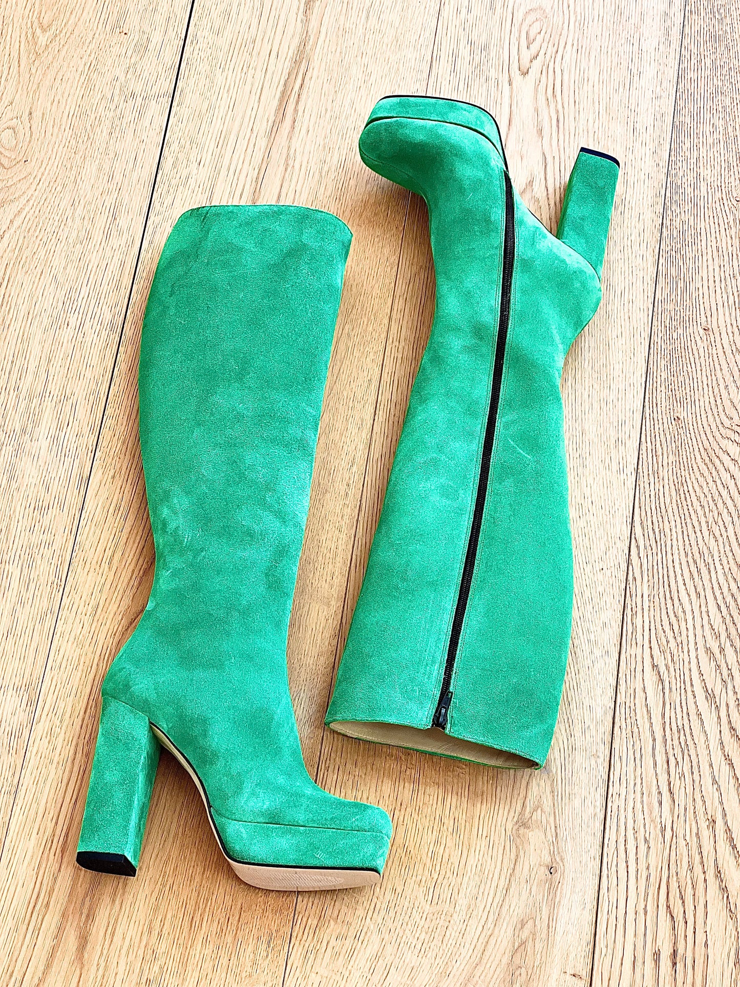 TIBET GREEN SUEDE