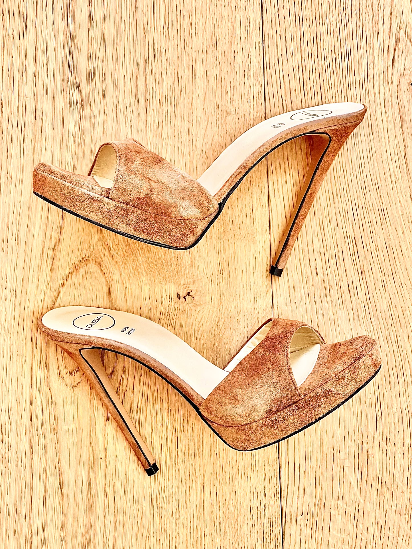 PRISCILLA SUEDE LEATHER