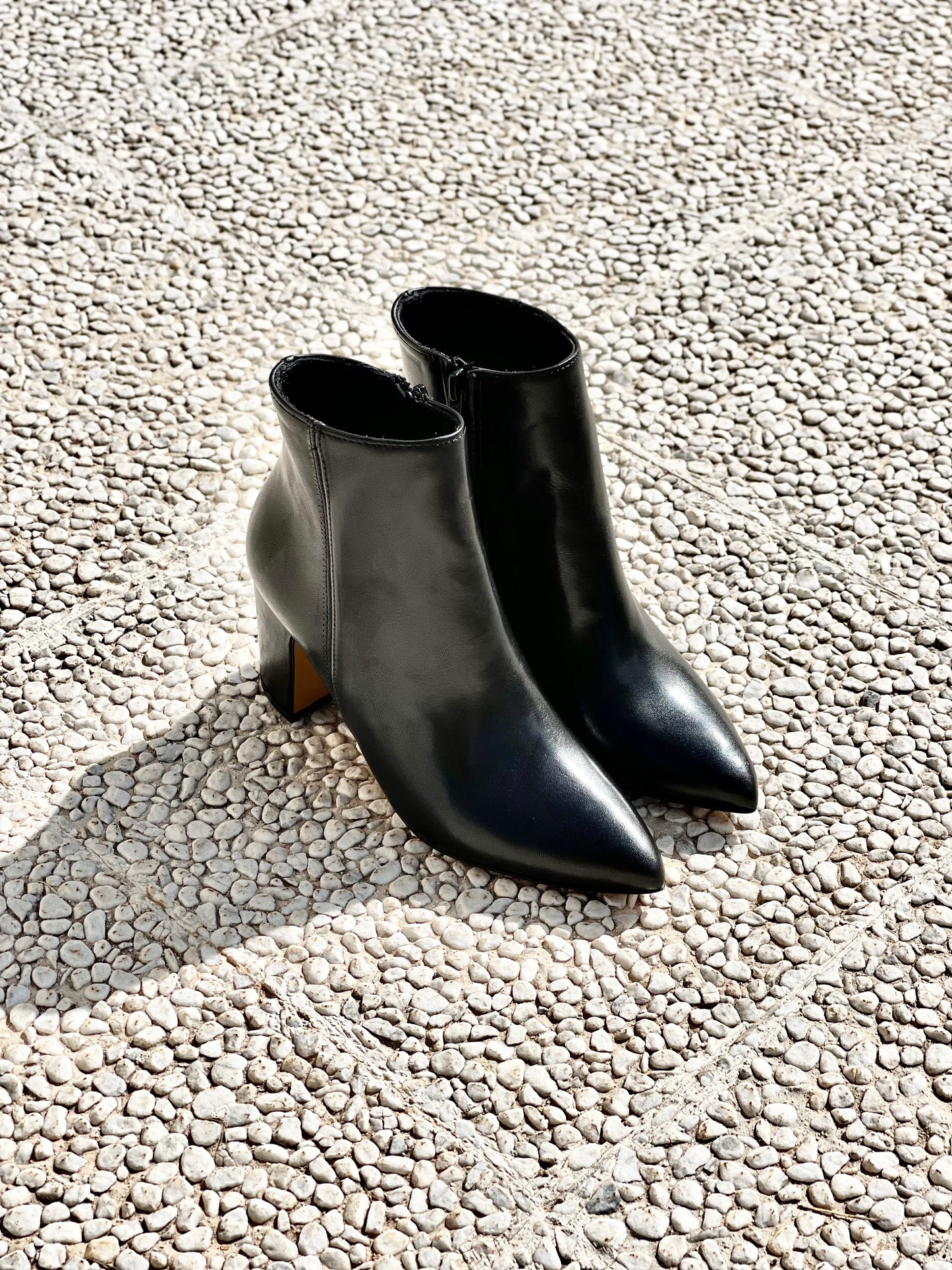 GEMINI BLACK