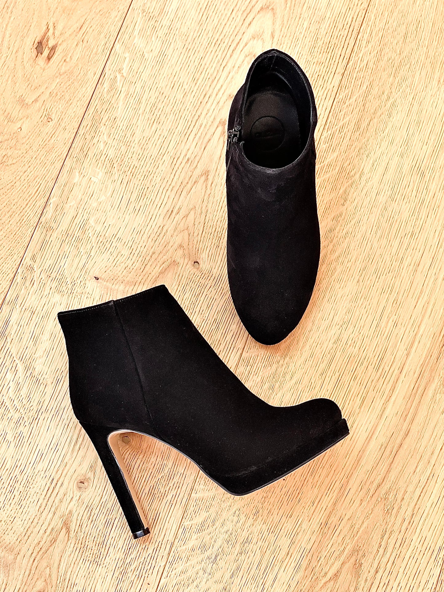 JIM BLACK SUEDE