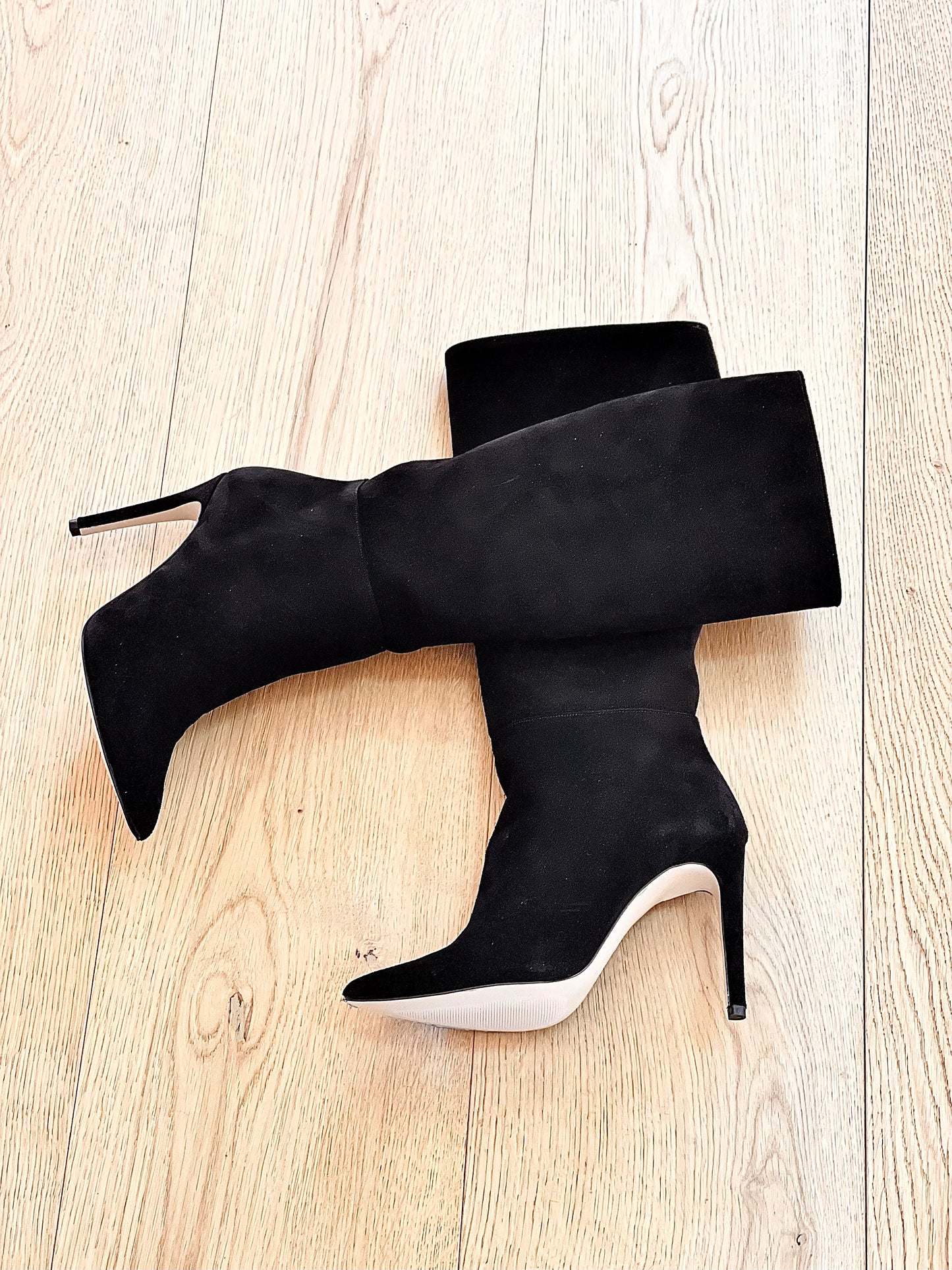 MAYA BLACK SUEDE