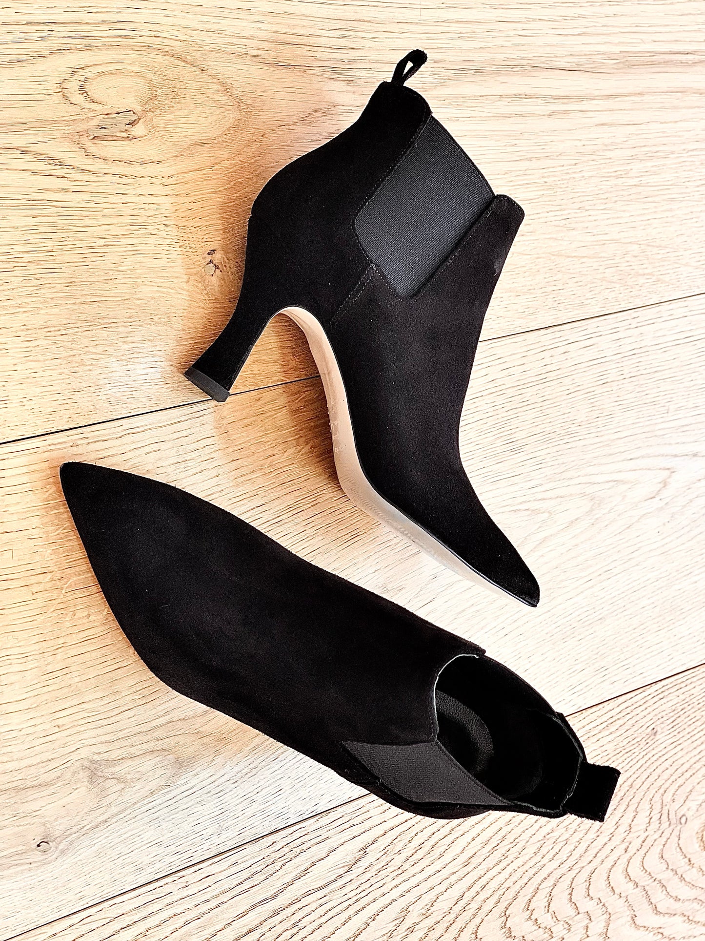 DEREK BLACK SUEDE