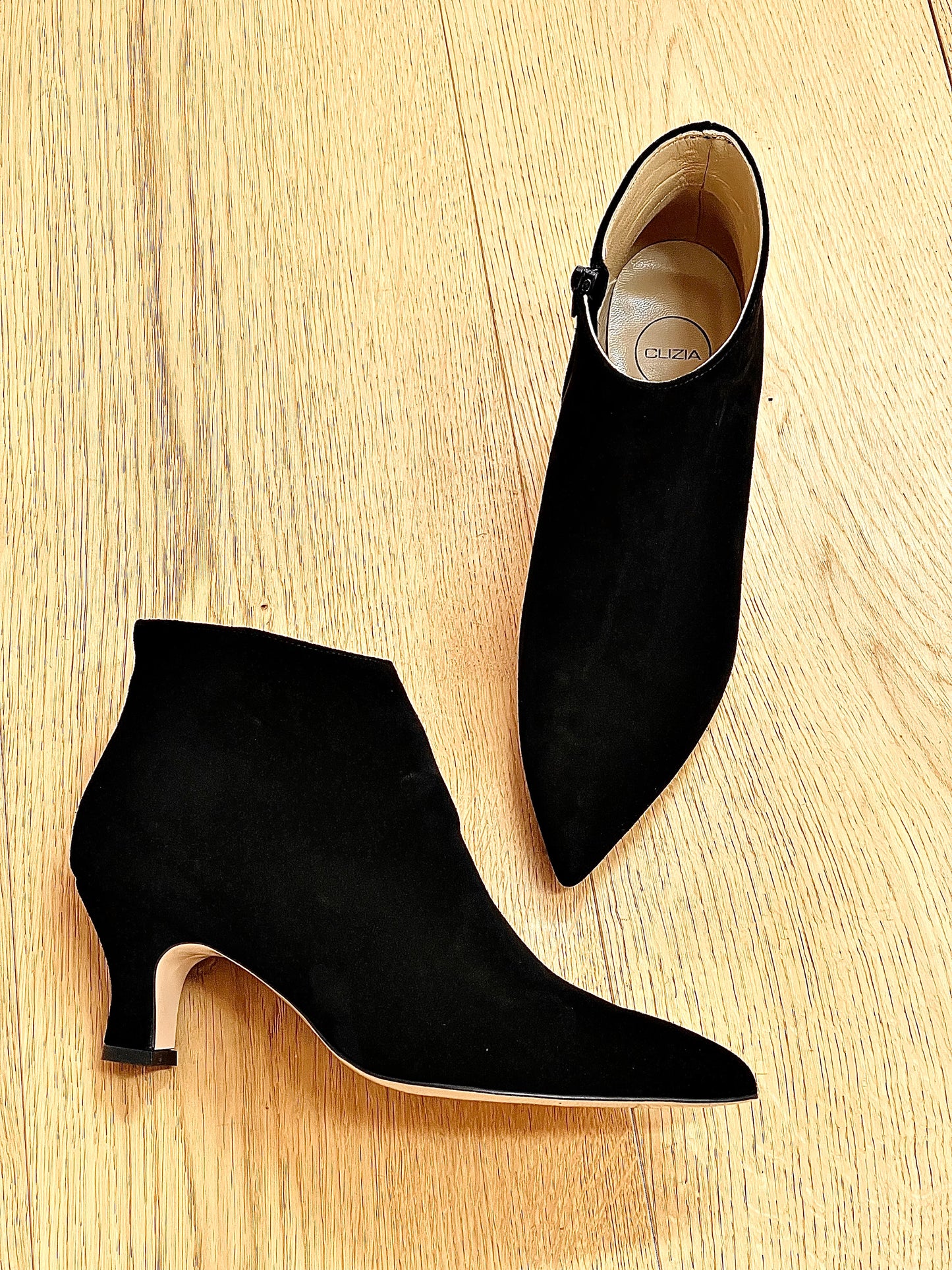 BLACK SUEDE NICK