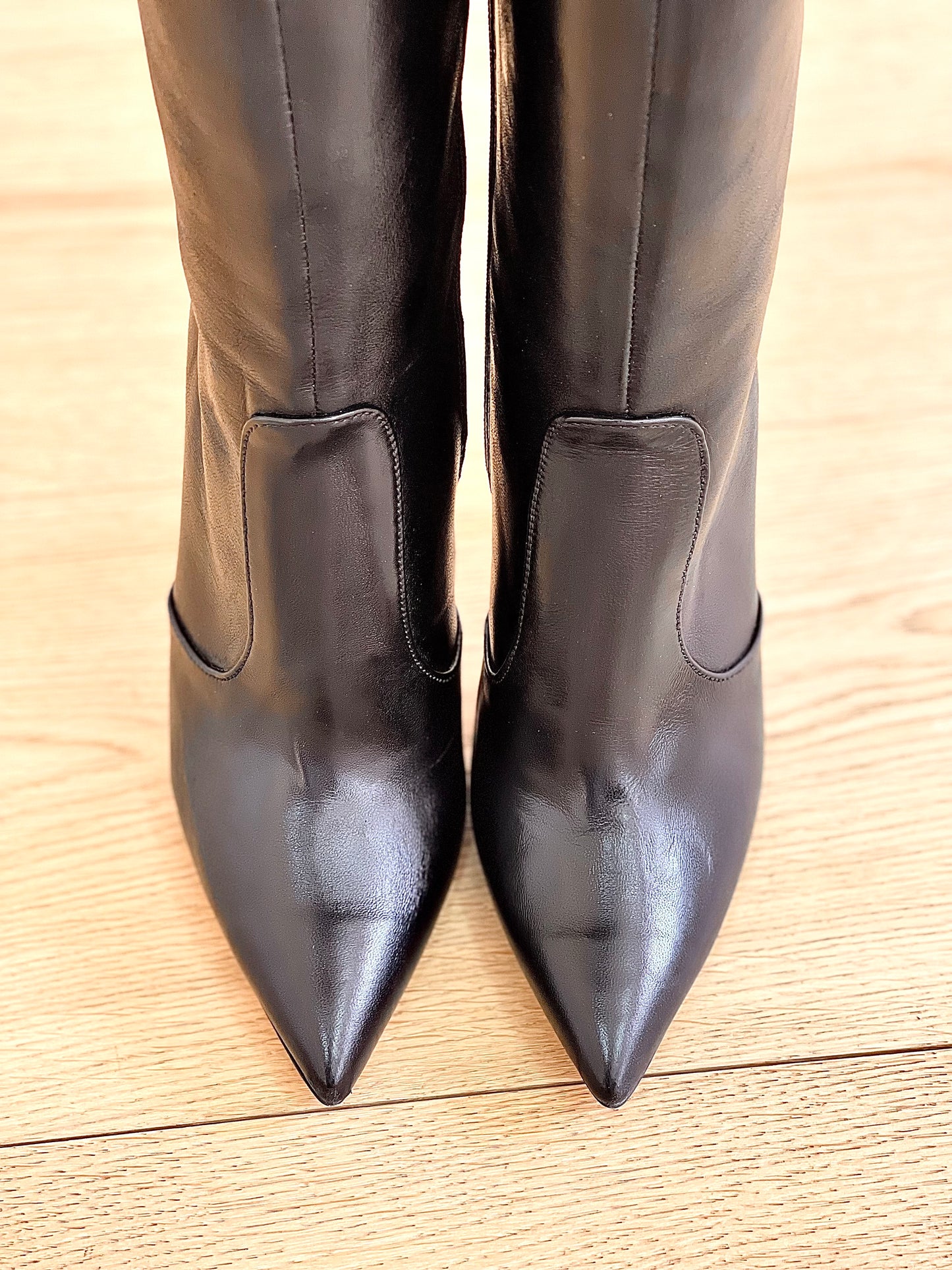 GREGOR LEATHER BLACK