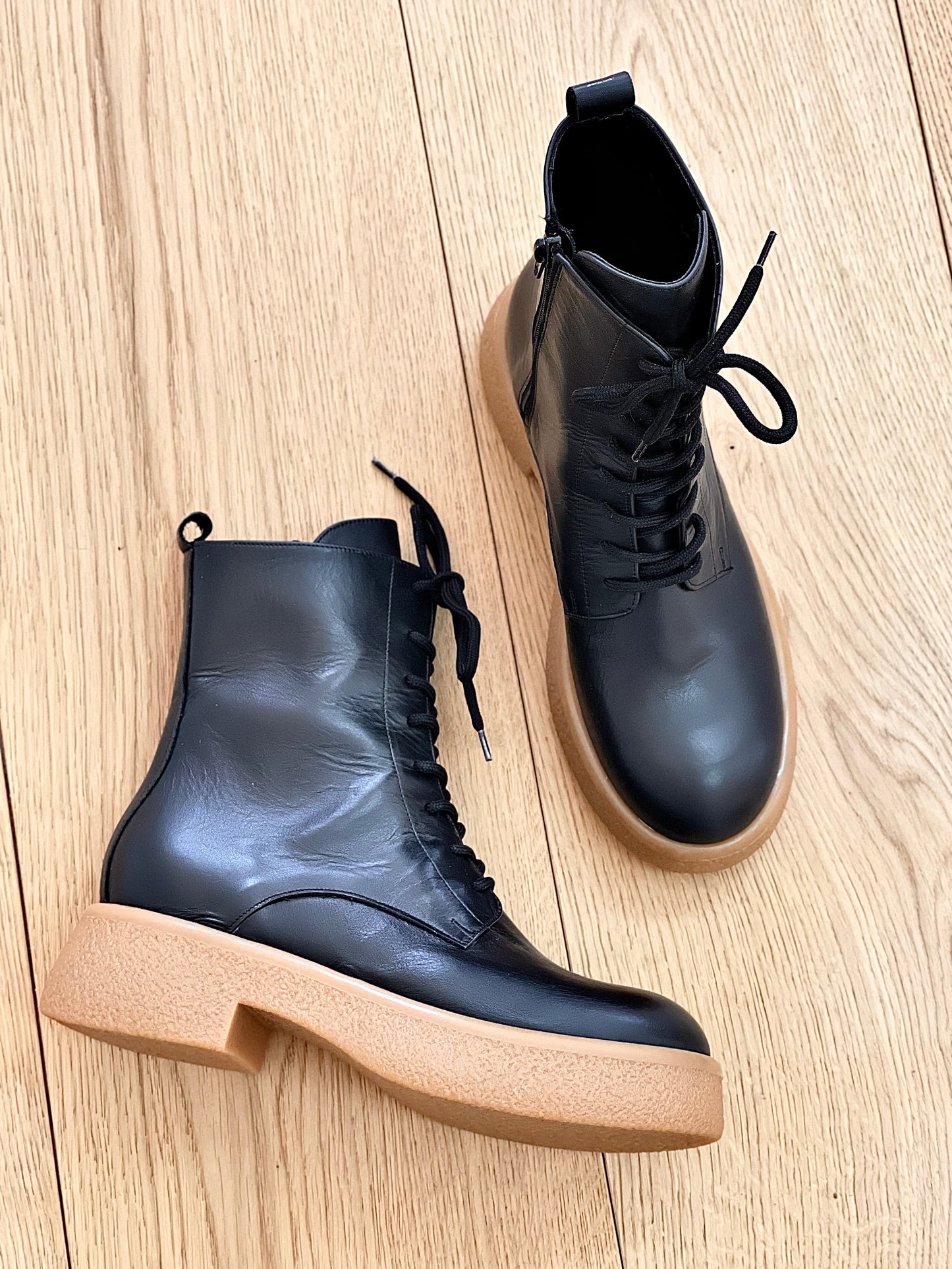 BIX BLACK LEATHER
