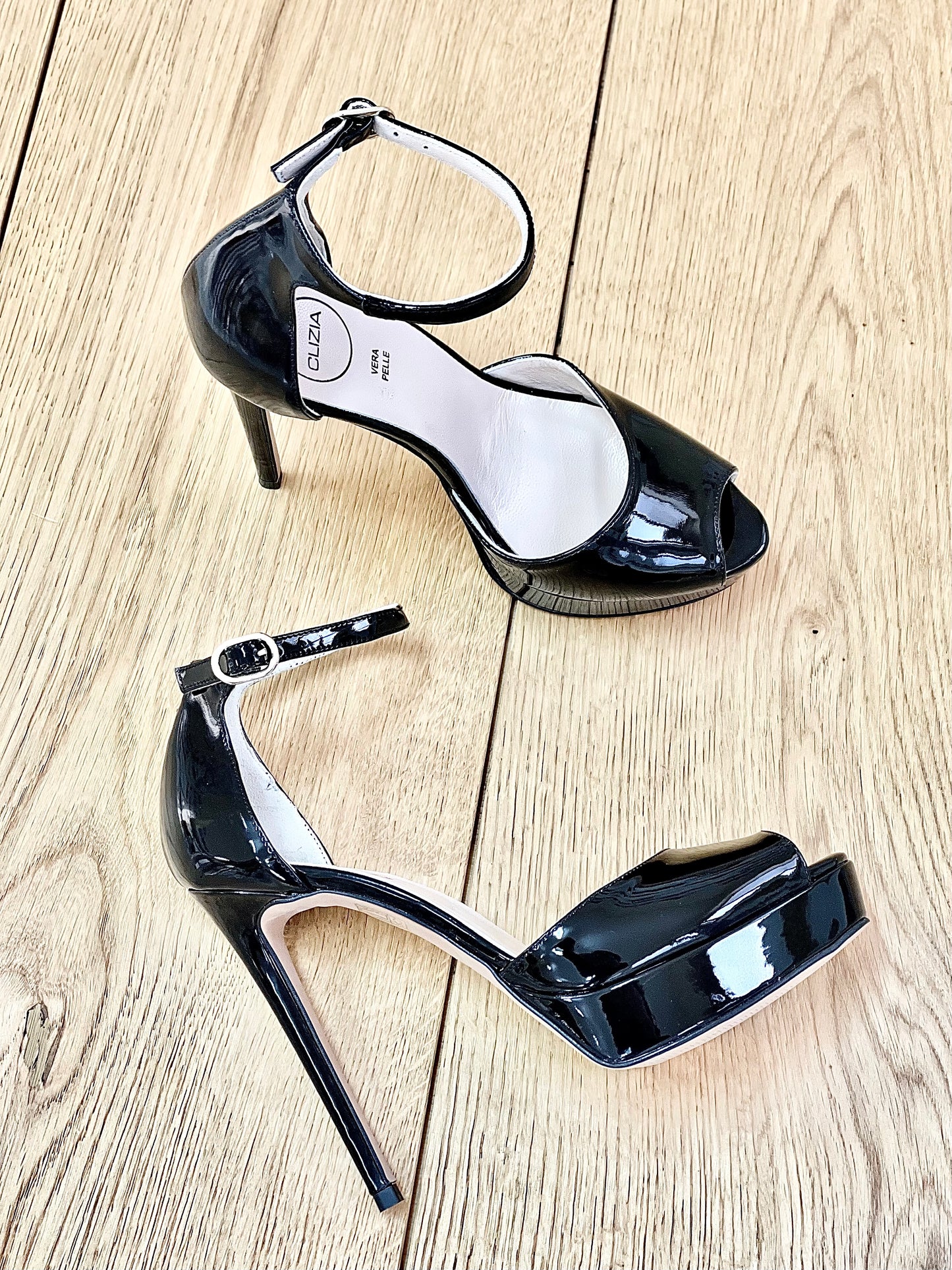 HALLE BLACK PATENT LEATHER