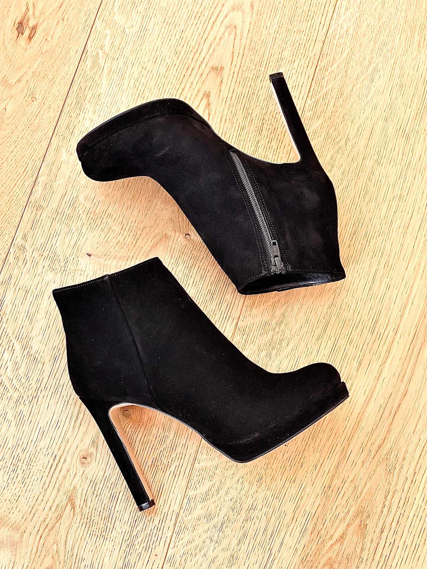 JIM BLACK SUEDE