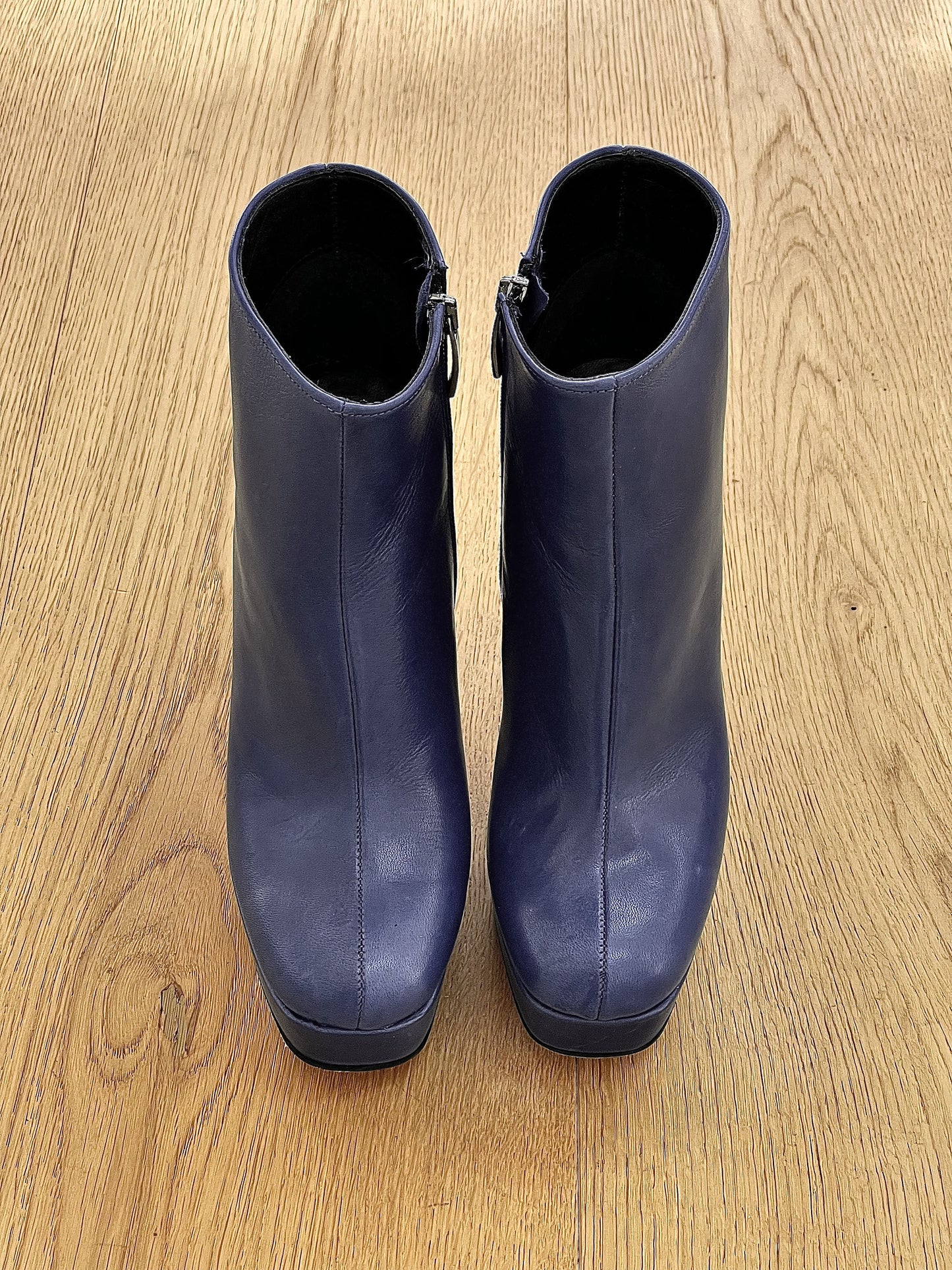 DETROIT BLUE LEATHER