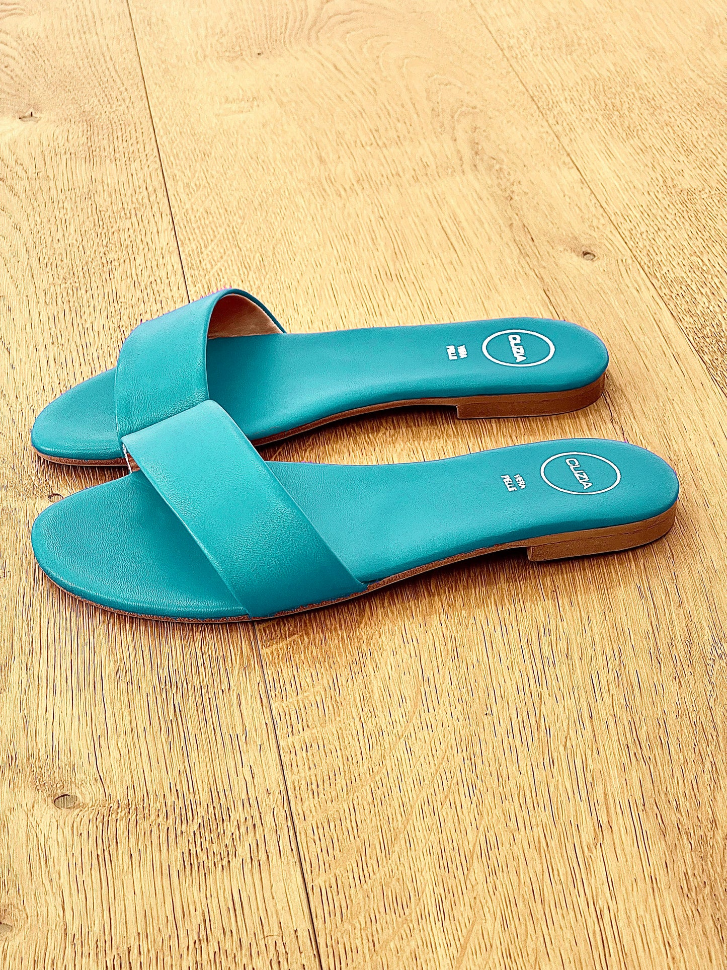 YIP CUERO AZUL