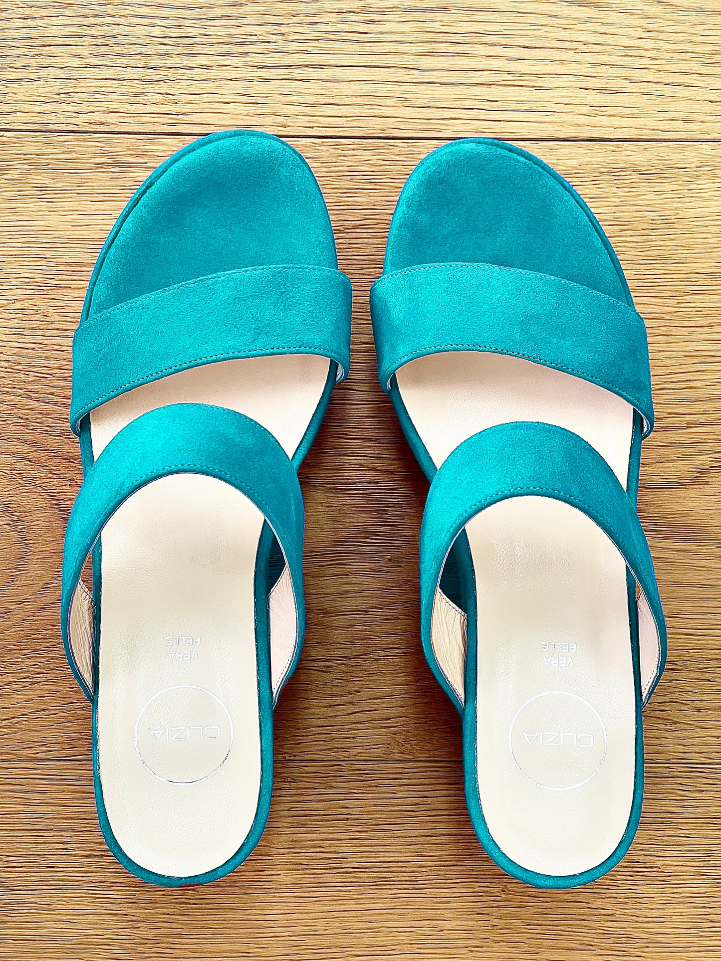 TURQUOISE SUEDE GAL
