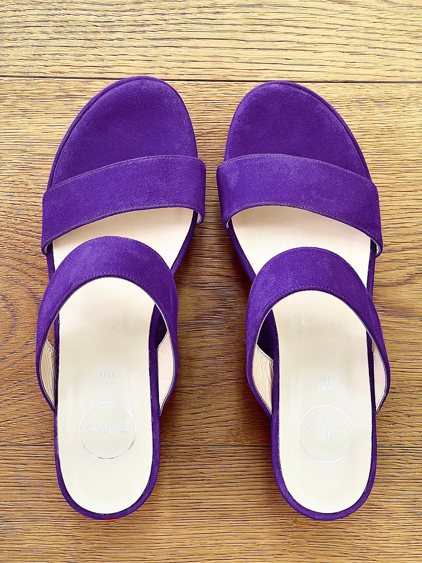 CHICA DE ANTE MORADO