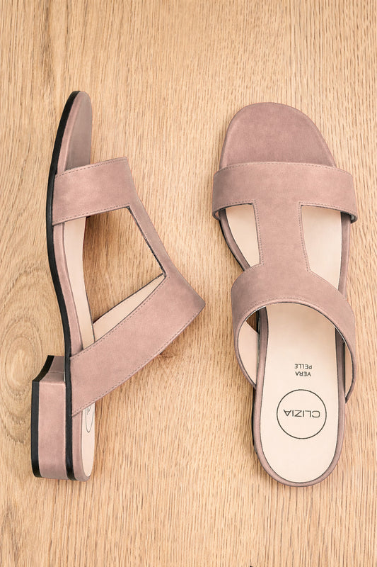 LARA DE PELECHO DE GAMUZA EN COLOR TORTORA