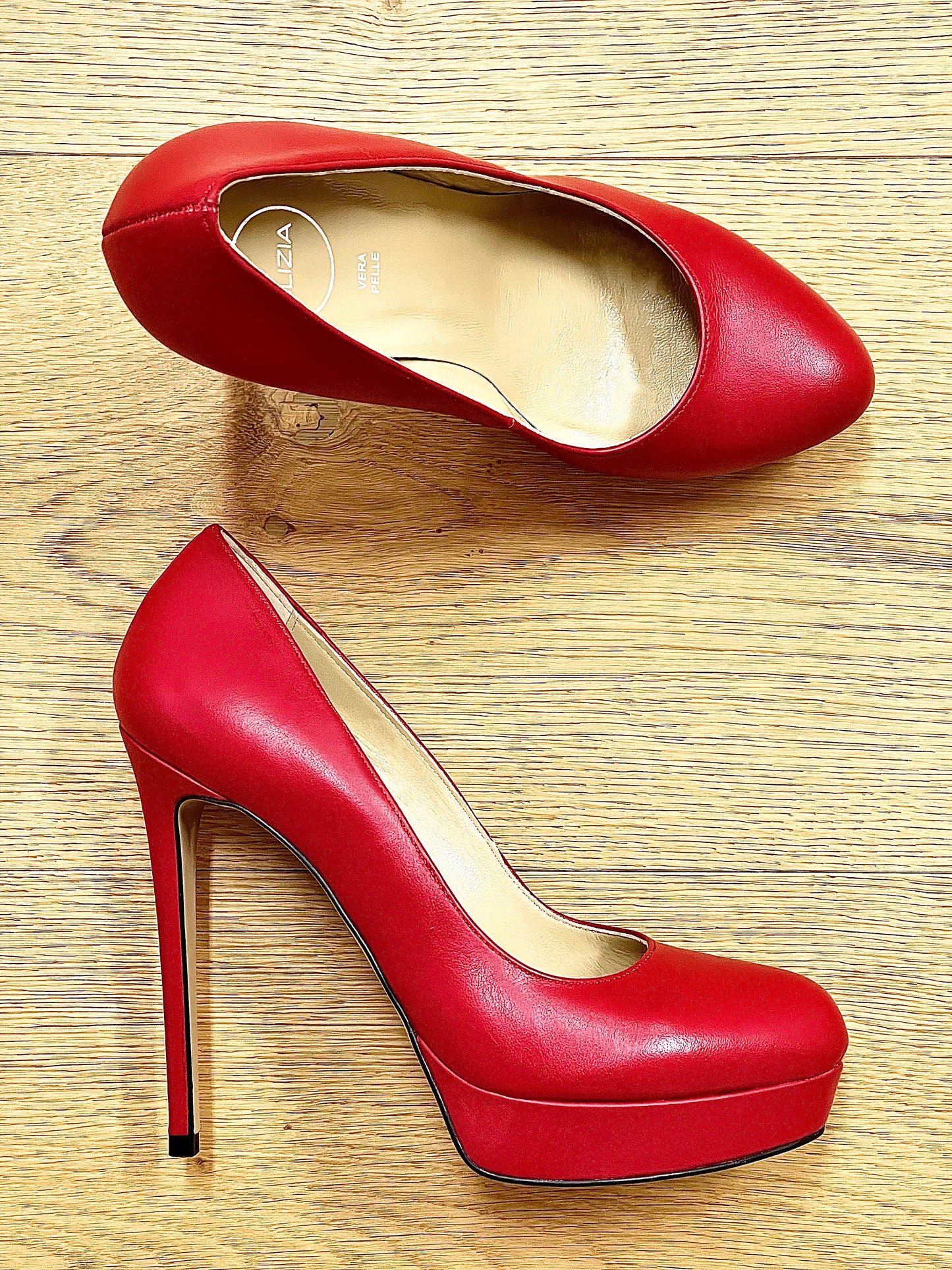 INCLUSO CUERO ROJO