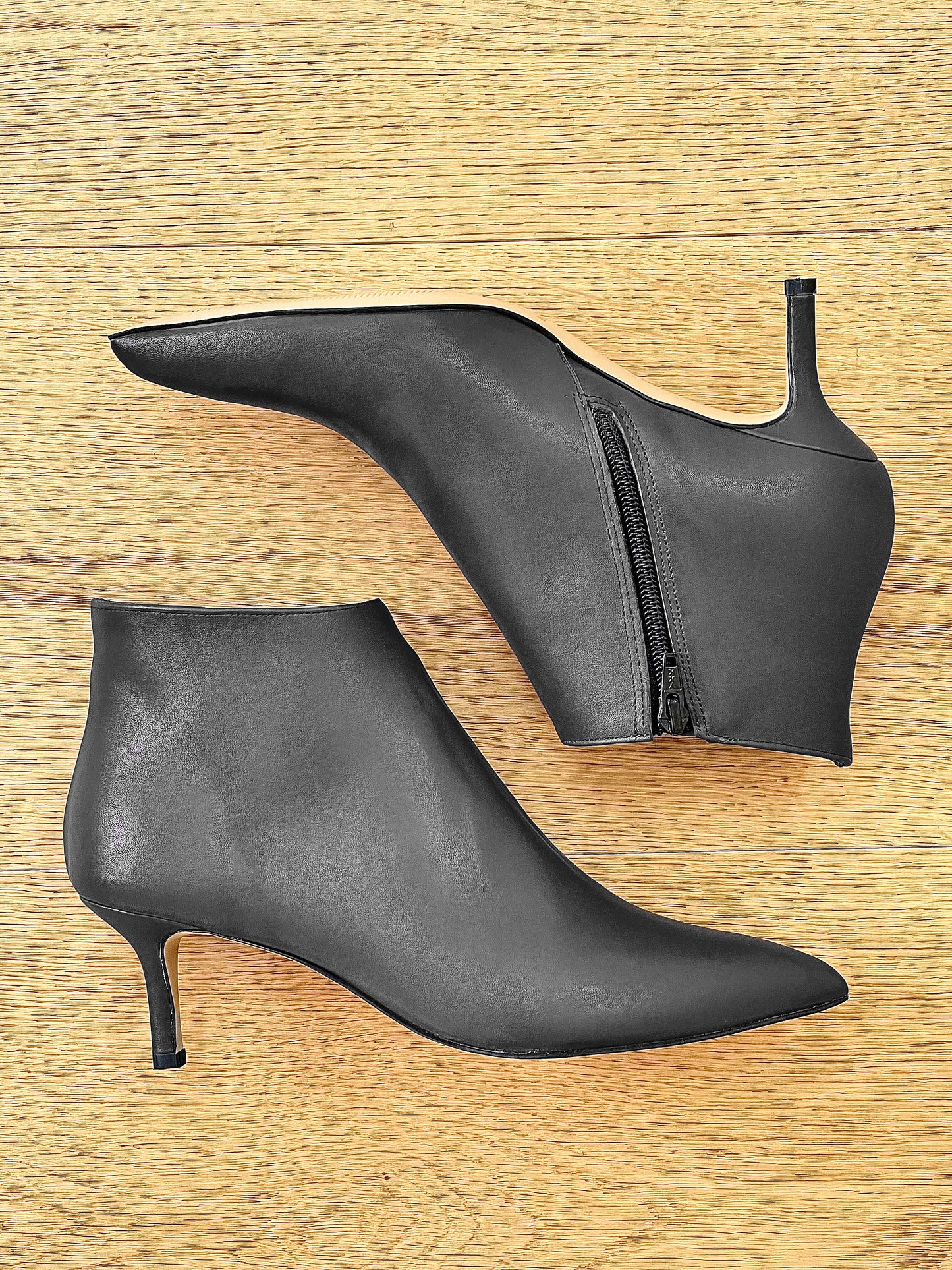 TETA DE CUERO GRIS