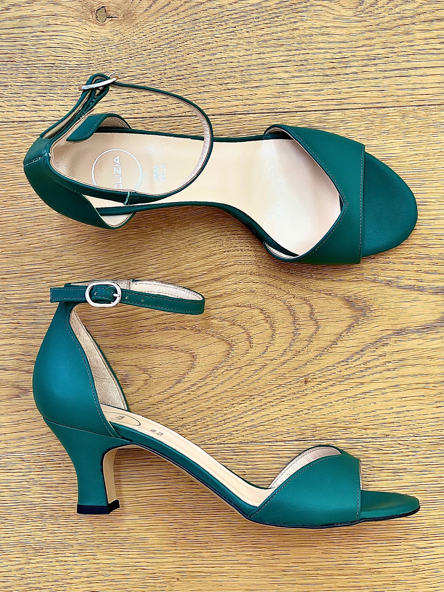 DAPHNE CUERO VERDE