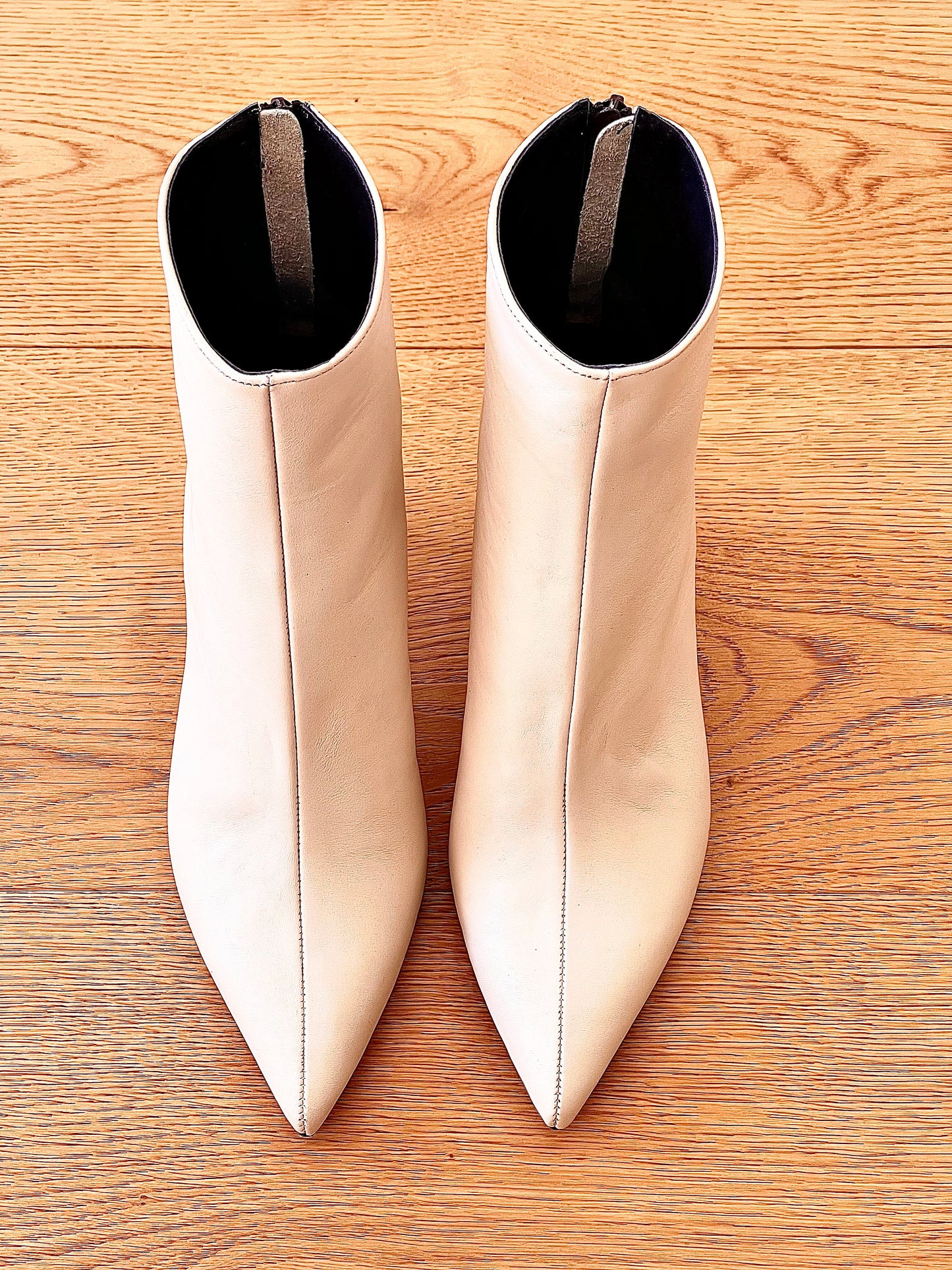 IRIS CUERO BEIGE