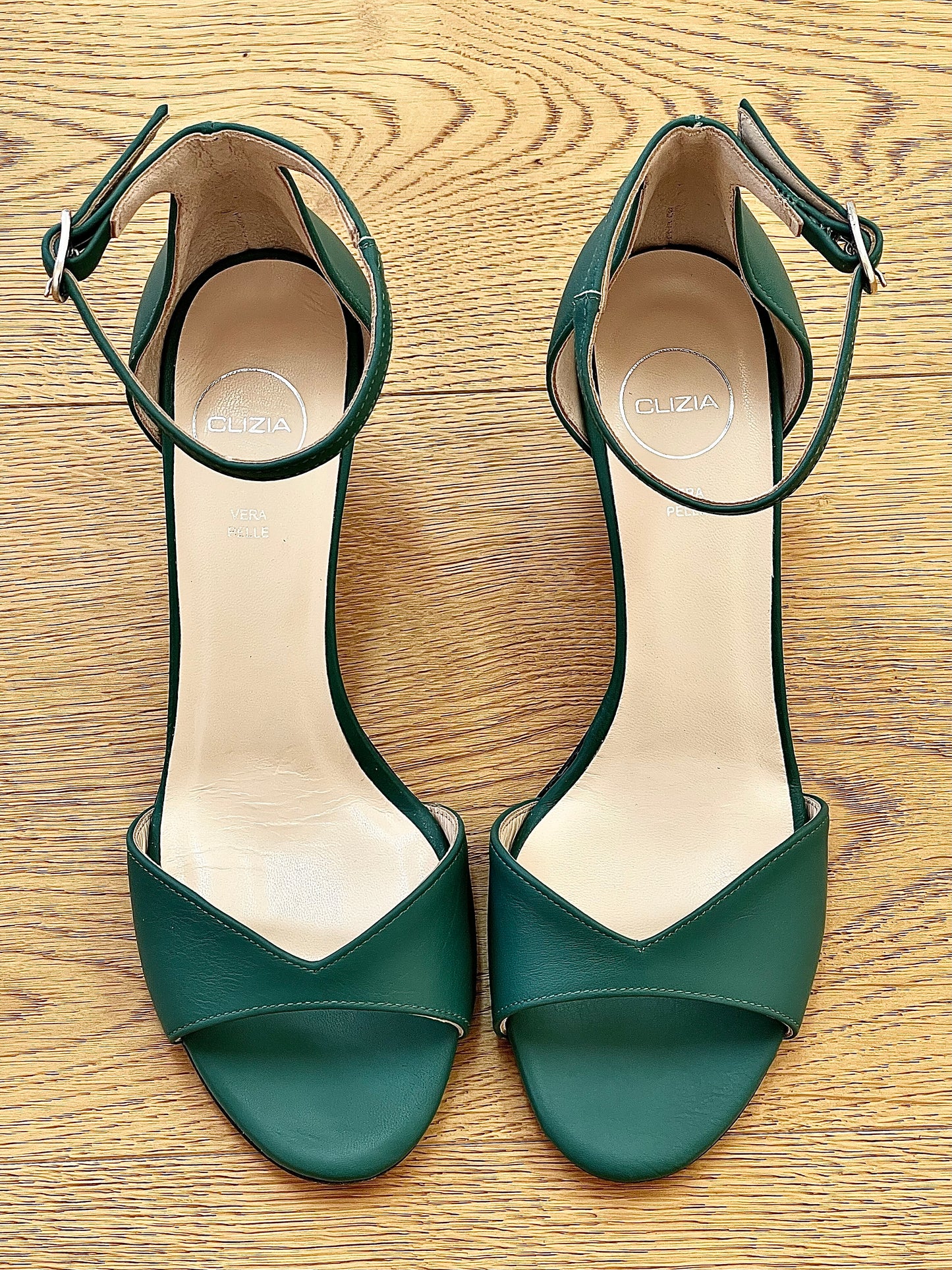 DAPHNE CUERO VERDE