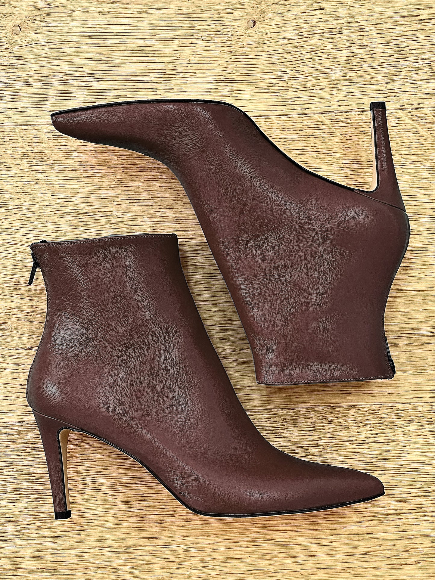 IRIS CUERO MARRON