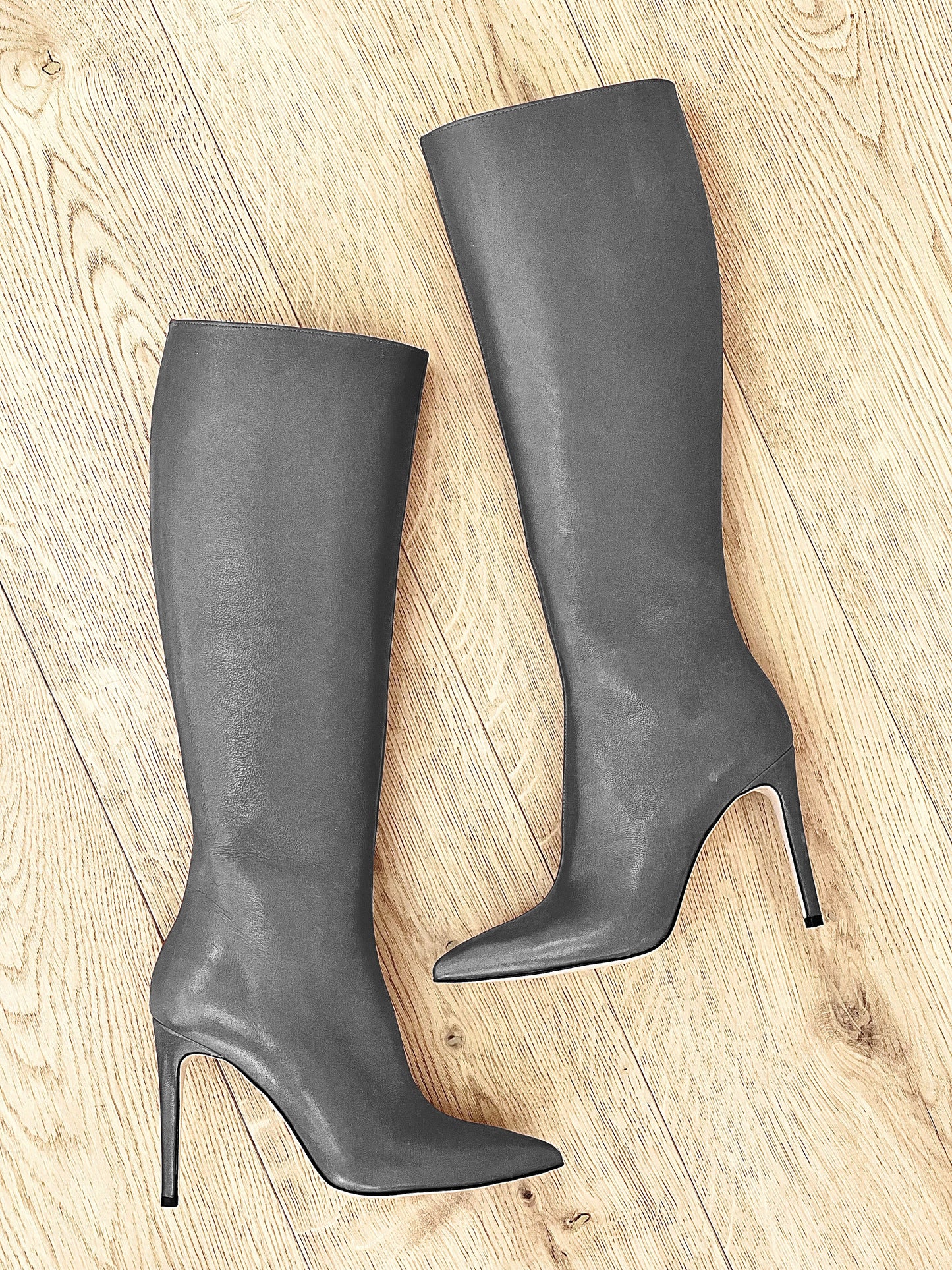 CUERO KELLY GRIS