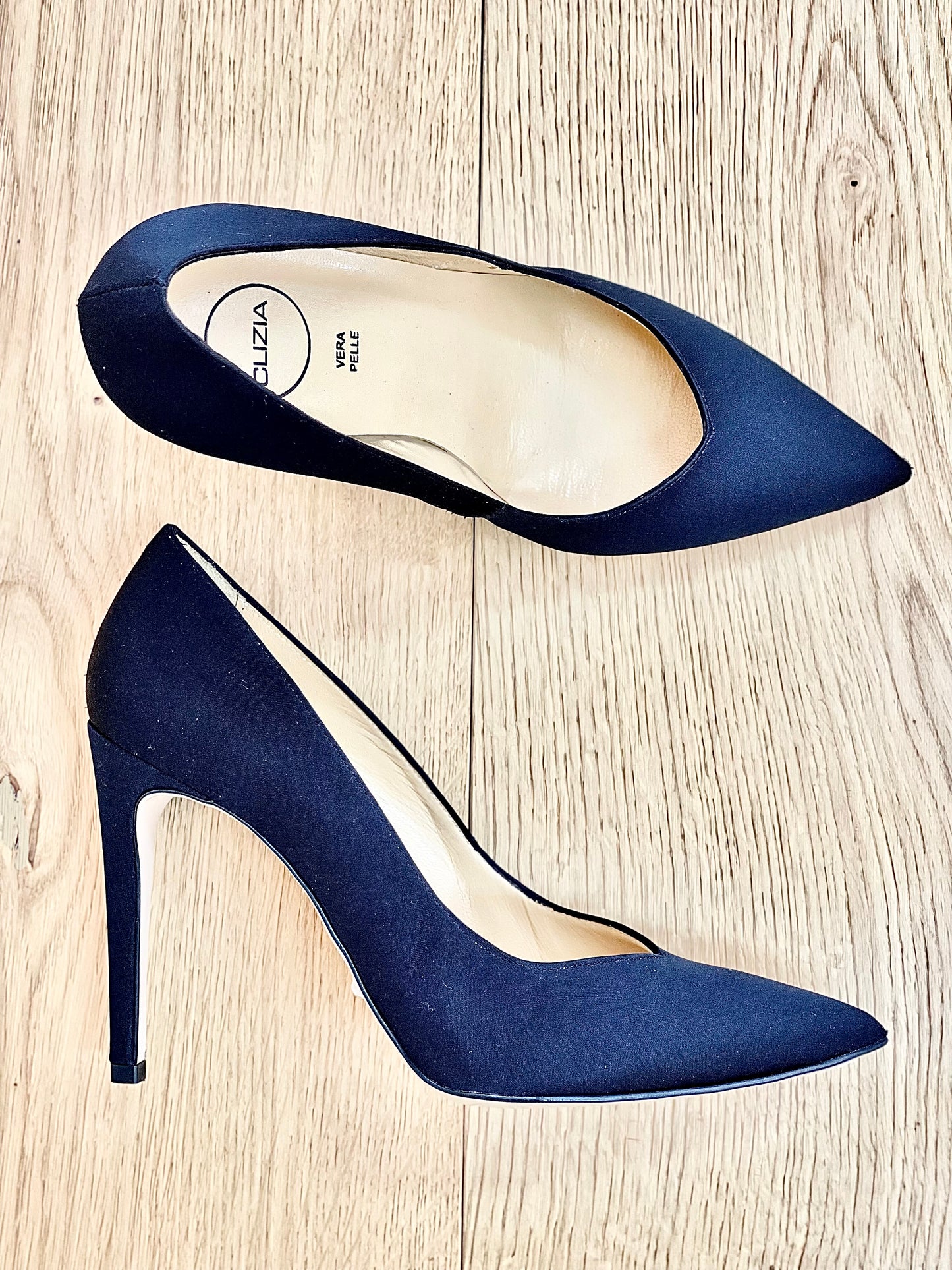 ELI BLACK SATIN