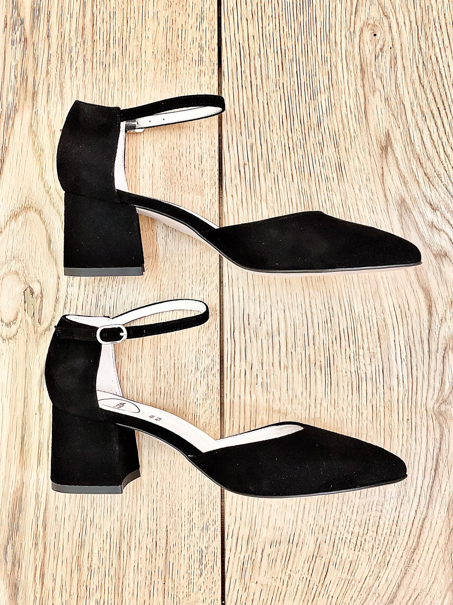 LEDA BLACK SUEDE