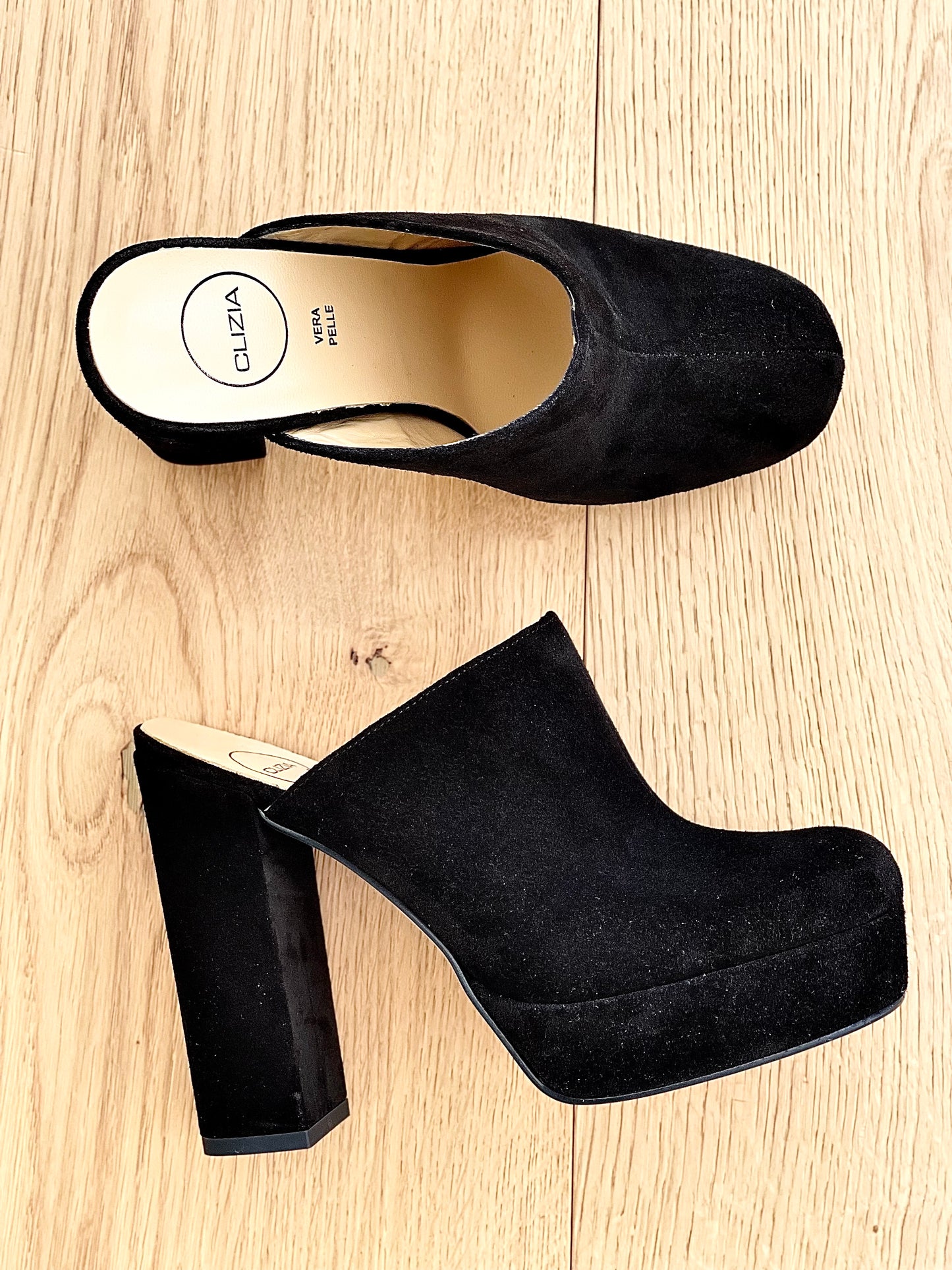 ELVIRA BLACK SUEDE