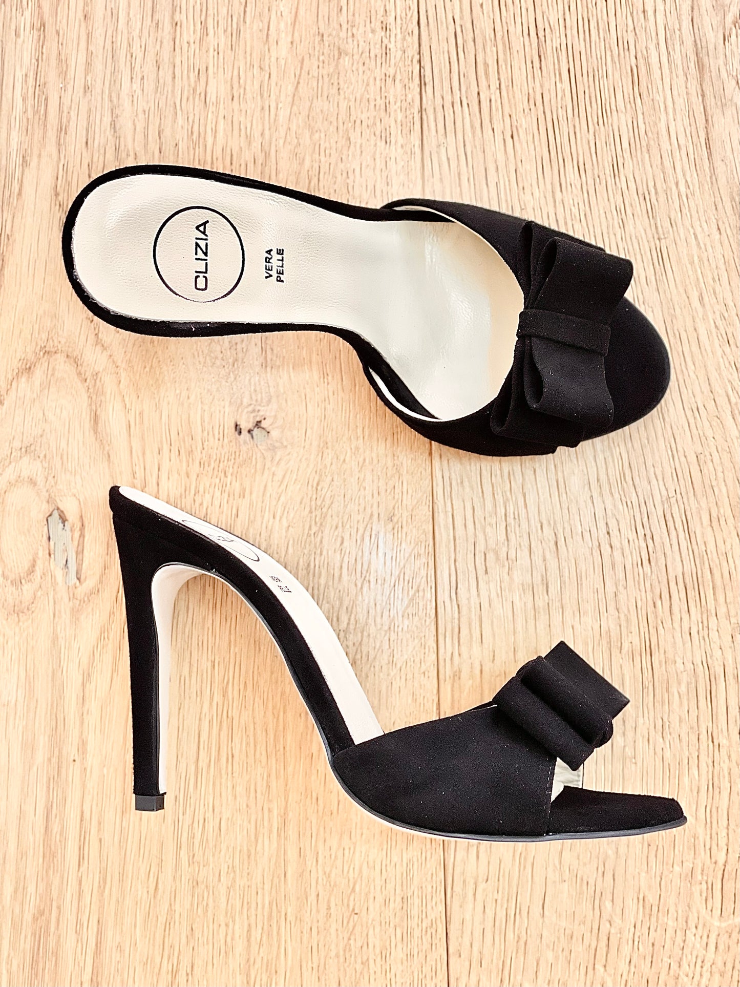 LIZ BLACK SUEDE